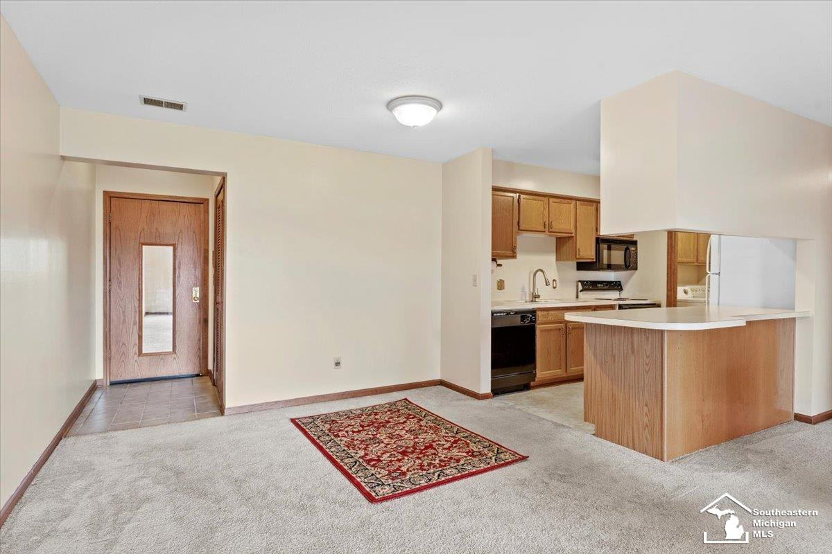 1575 Harbour Boulevard, 170, Trenton, MI 48183 — Photo 6