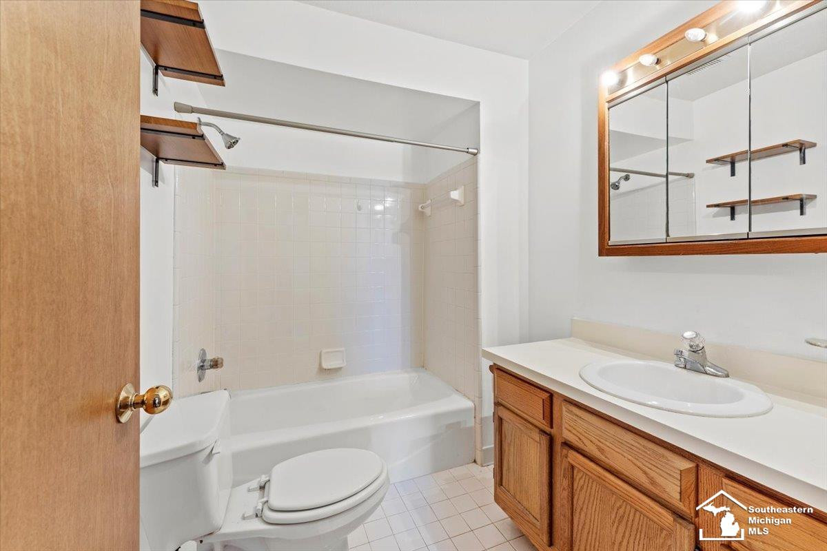 1575 Harbour Boulevard, 170, Trenton, MI 48183 — Photo 15