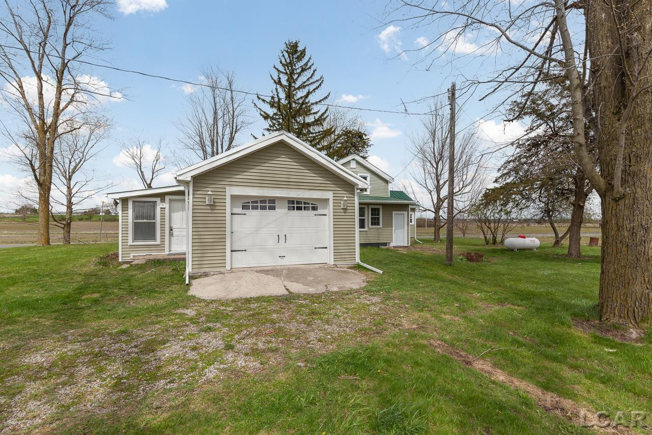7905 Burton, Adrian, MI 49221 — Photo 4
