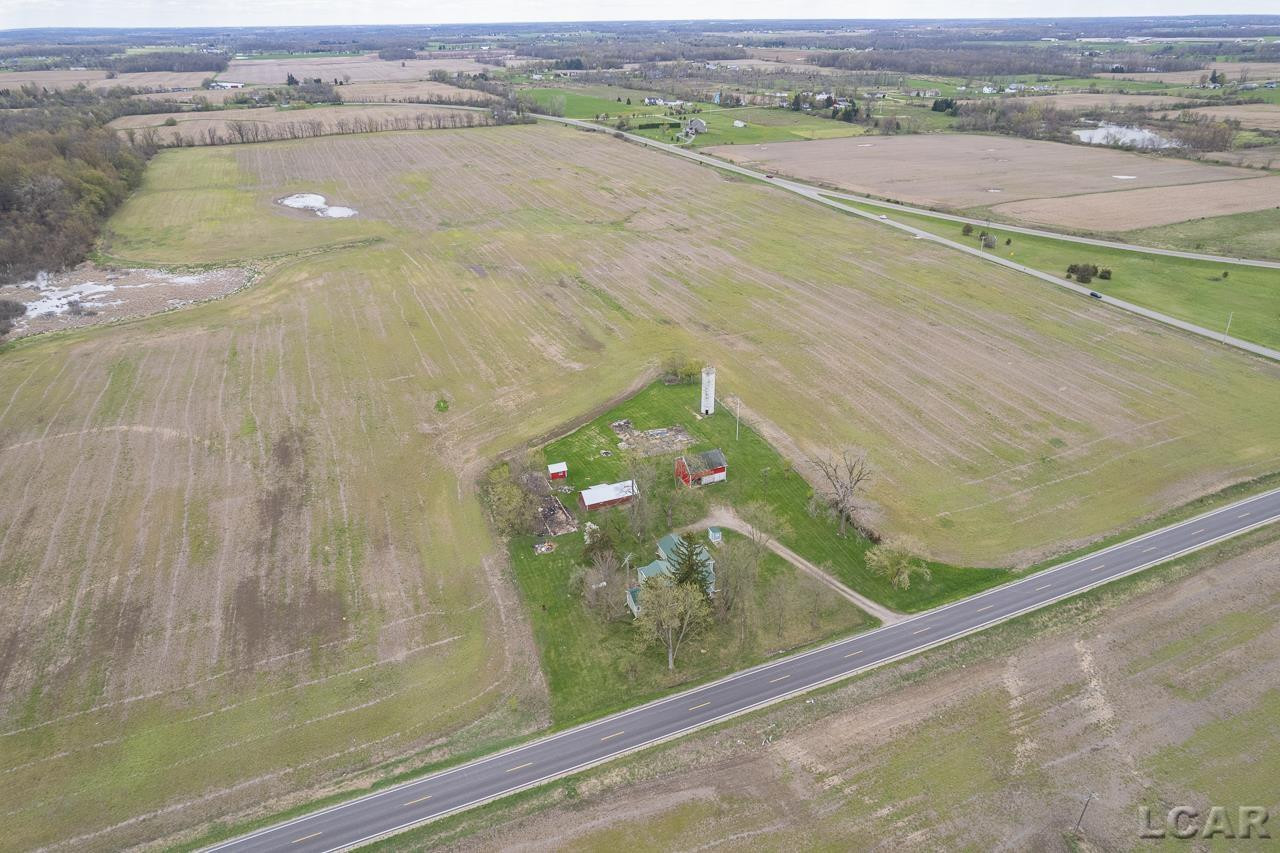 7905 Burton, Adrian, MI 49221 — Photo 12