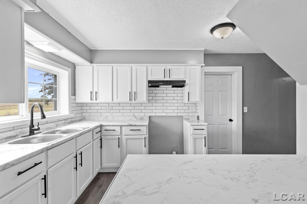 7905 Burton, Adrian, MI 49221 — Photo 15
