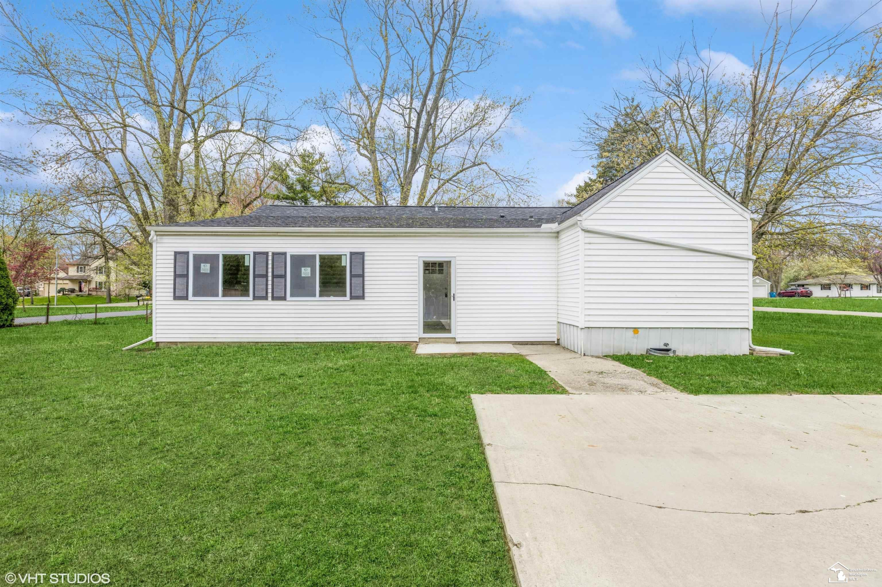 6668 Hazeldell Drive, Temperance, MI 48182 — Photo 2