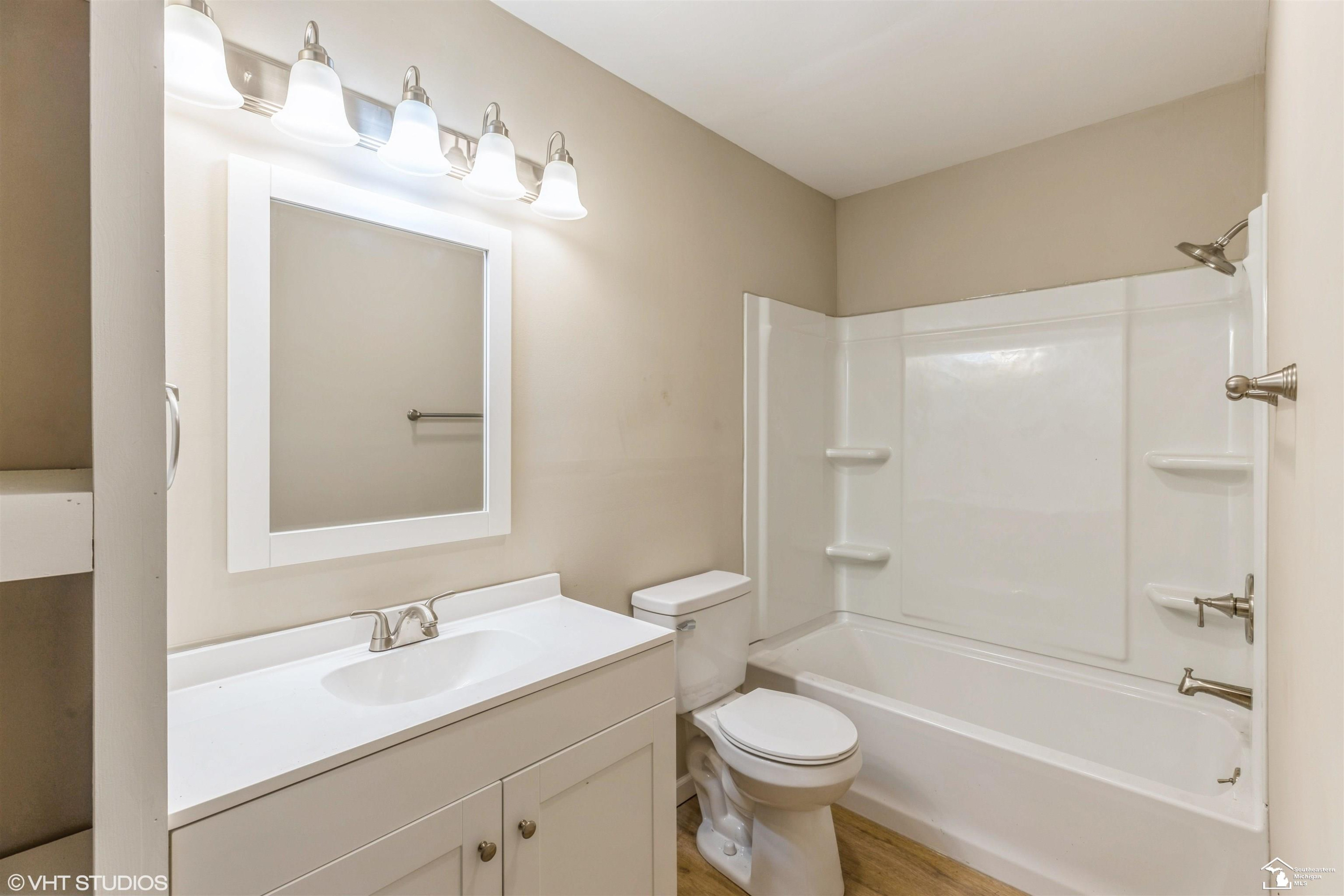 6668 Hazeldell Drive, Temperance, MI 48182 — Photo 11
