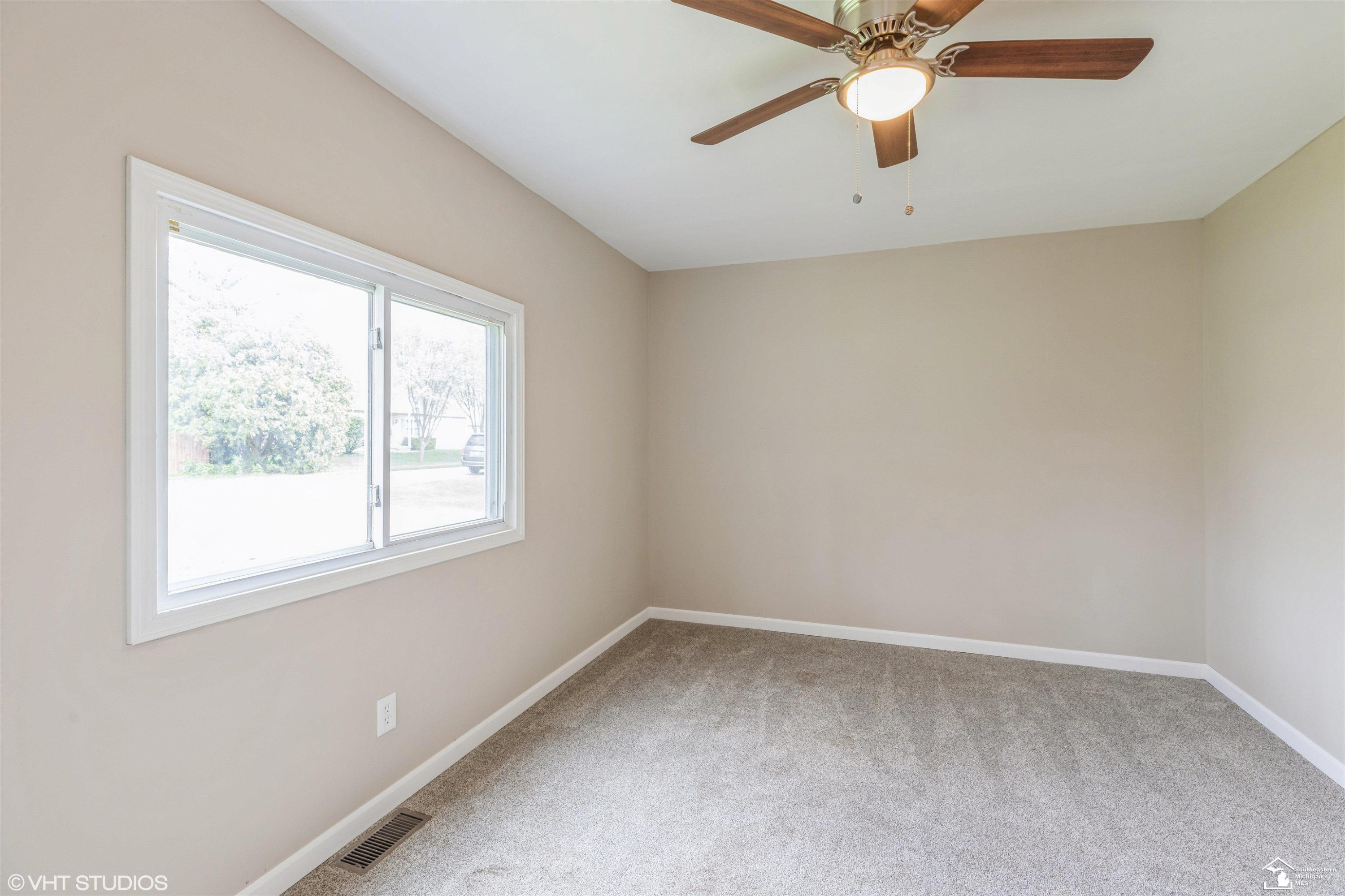 6668 Hazeldell Drive, Temperance, MI 48182 — Photo 12