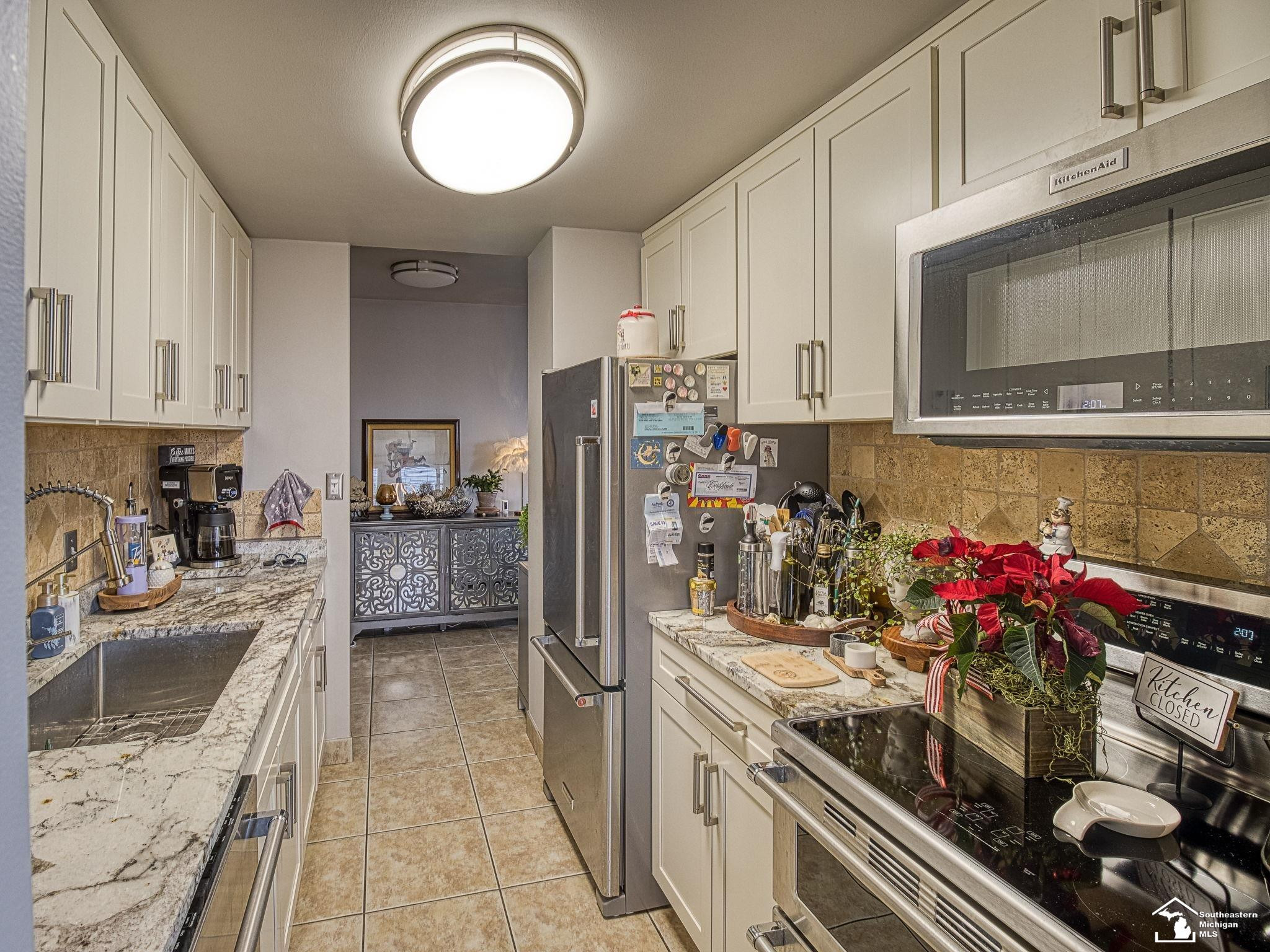 22700 Garrison, 409, Dearborn, MI 48124 — Photo 8