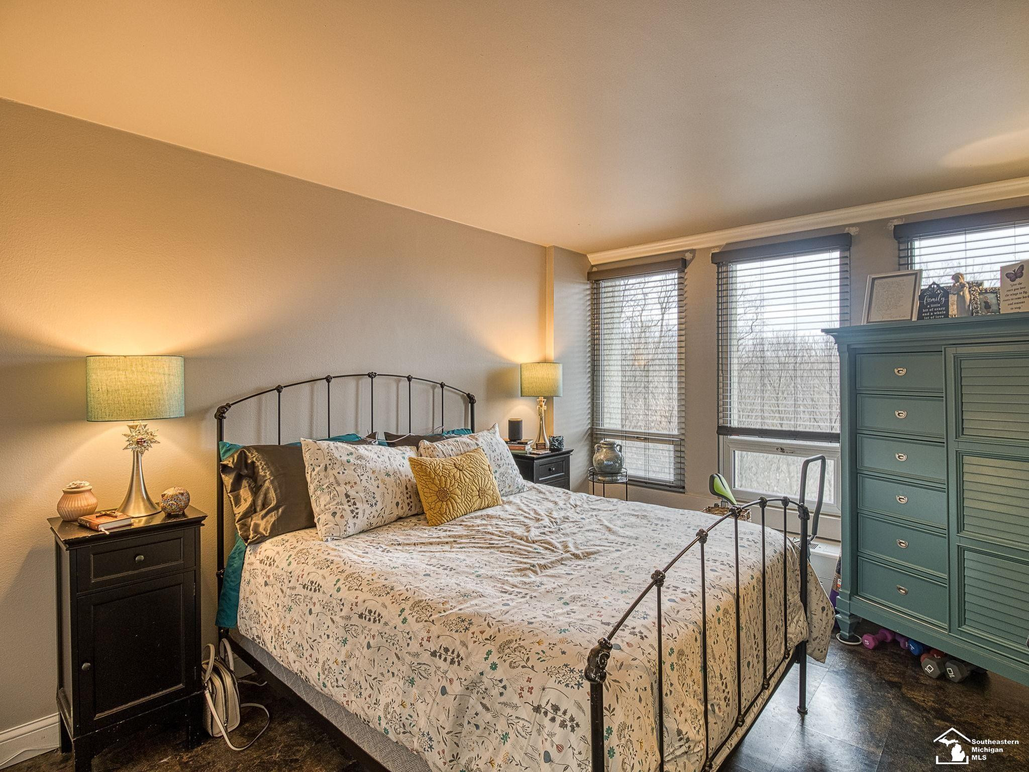 22700 Garrison, 409, Dearborn, MI 48124 — Photo 12