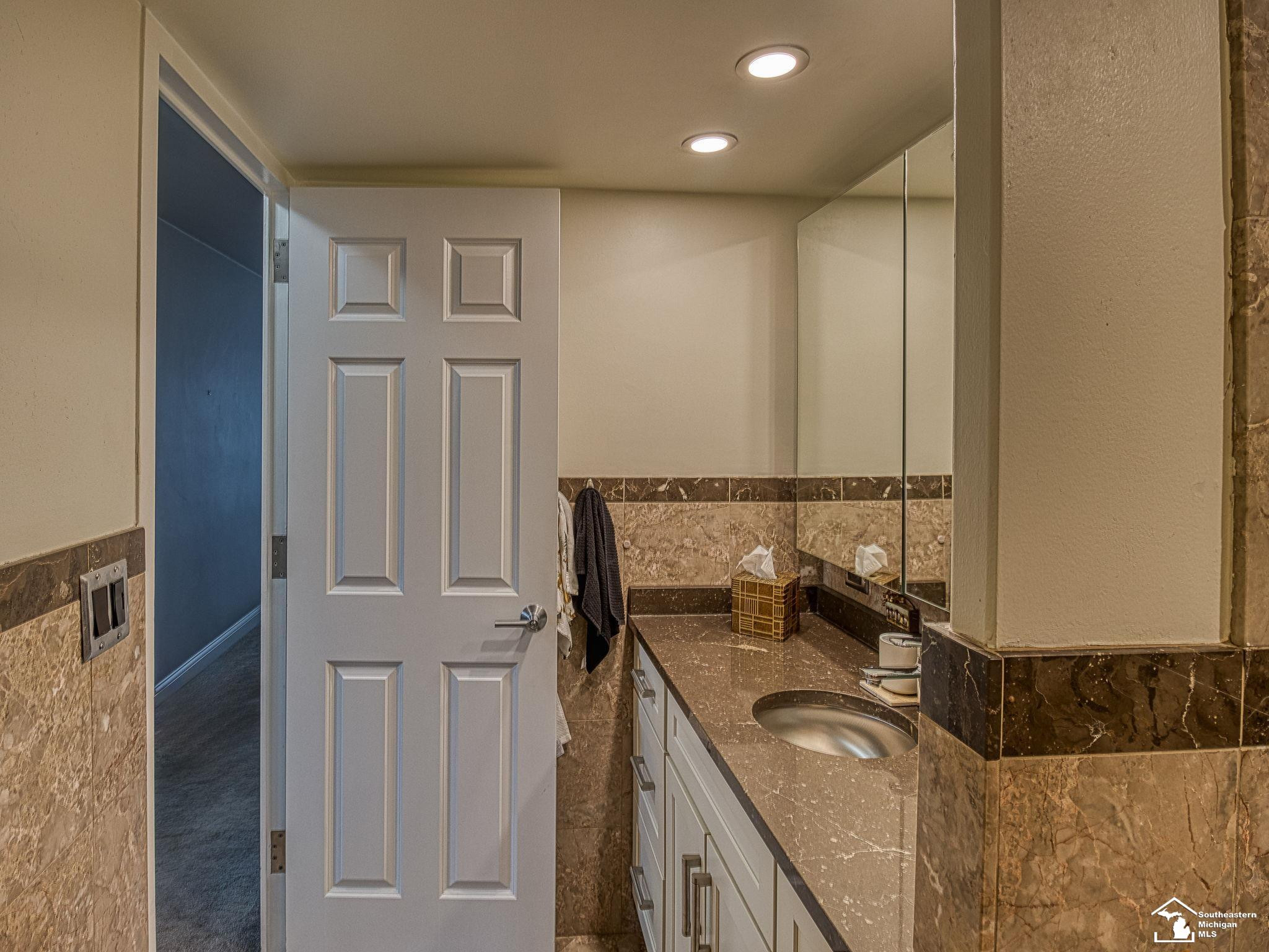 22700 Garrison, 409, Dearborn, MI 48124 — Photo 15