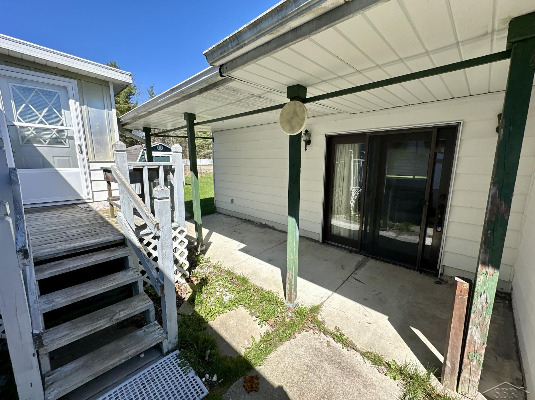 989 E Parkway Drive, Tawas City, MI 48763 — Photo 7