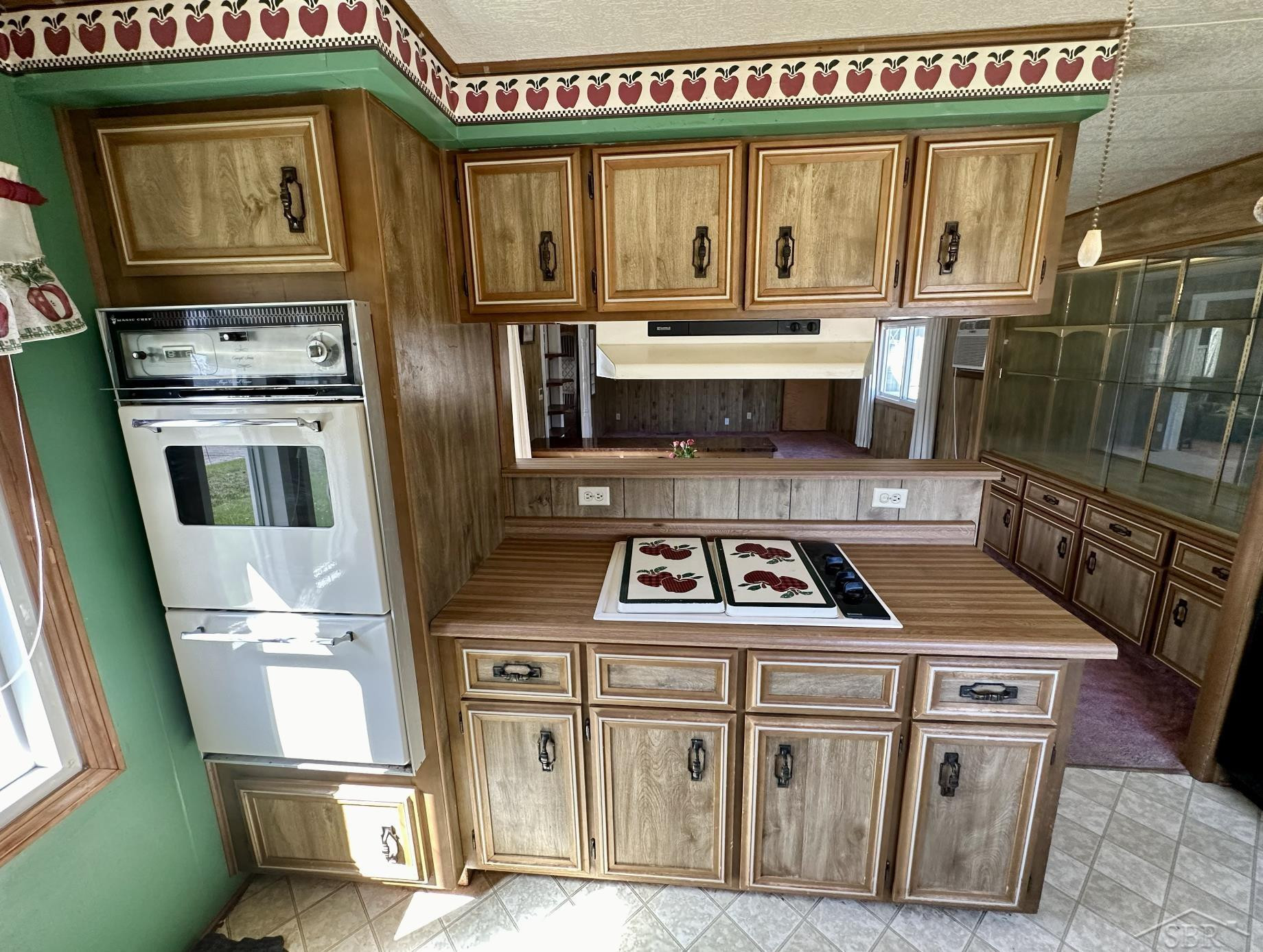 989 E Parkway Drive, Tawas City, MI 48763 — Photo 9