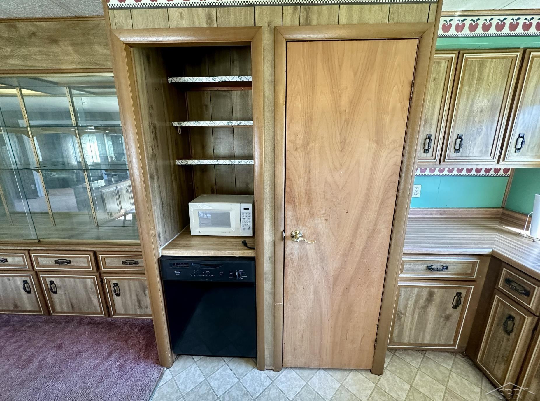 989 E Parkway Drive, Tawas City, MI 48763 — Photo 11