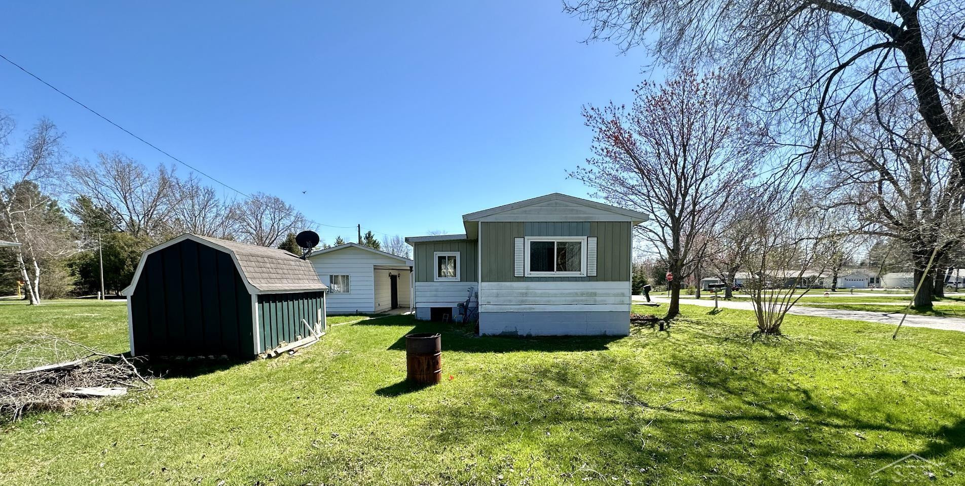 989 E Parkway Drive, Tawas City, MI 48763 — Photo 48