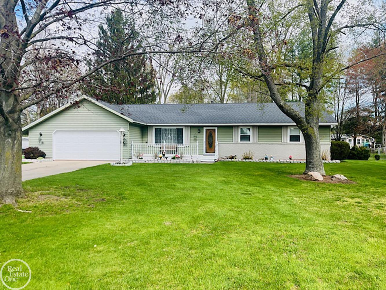 4614 Kingsbury Drive, Port Huron, MI 48060 — front exterior
