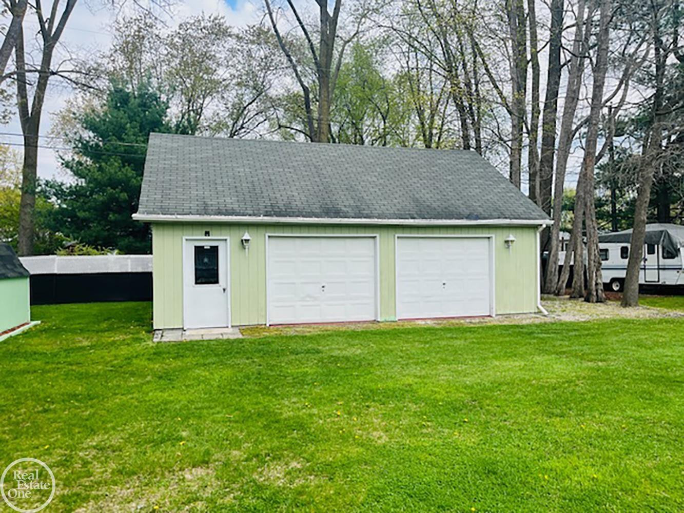 4614 Kingsbury Drive, Port Huron, MI 48060 — Photo 28