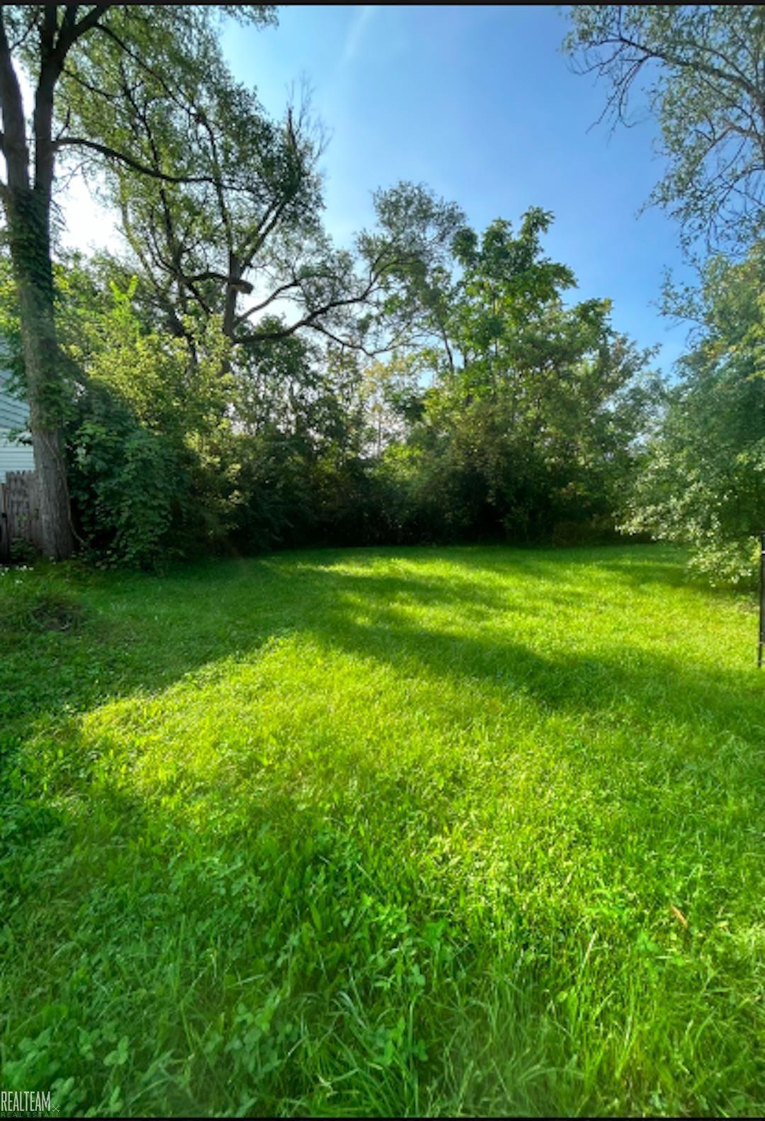 422 E Foss Avenue, Flint, MI 48505 — front exterior