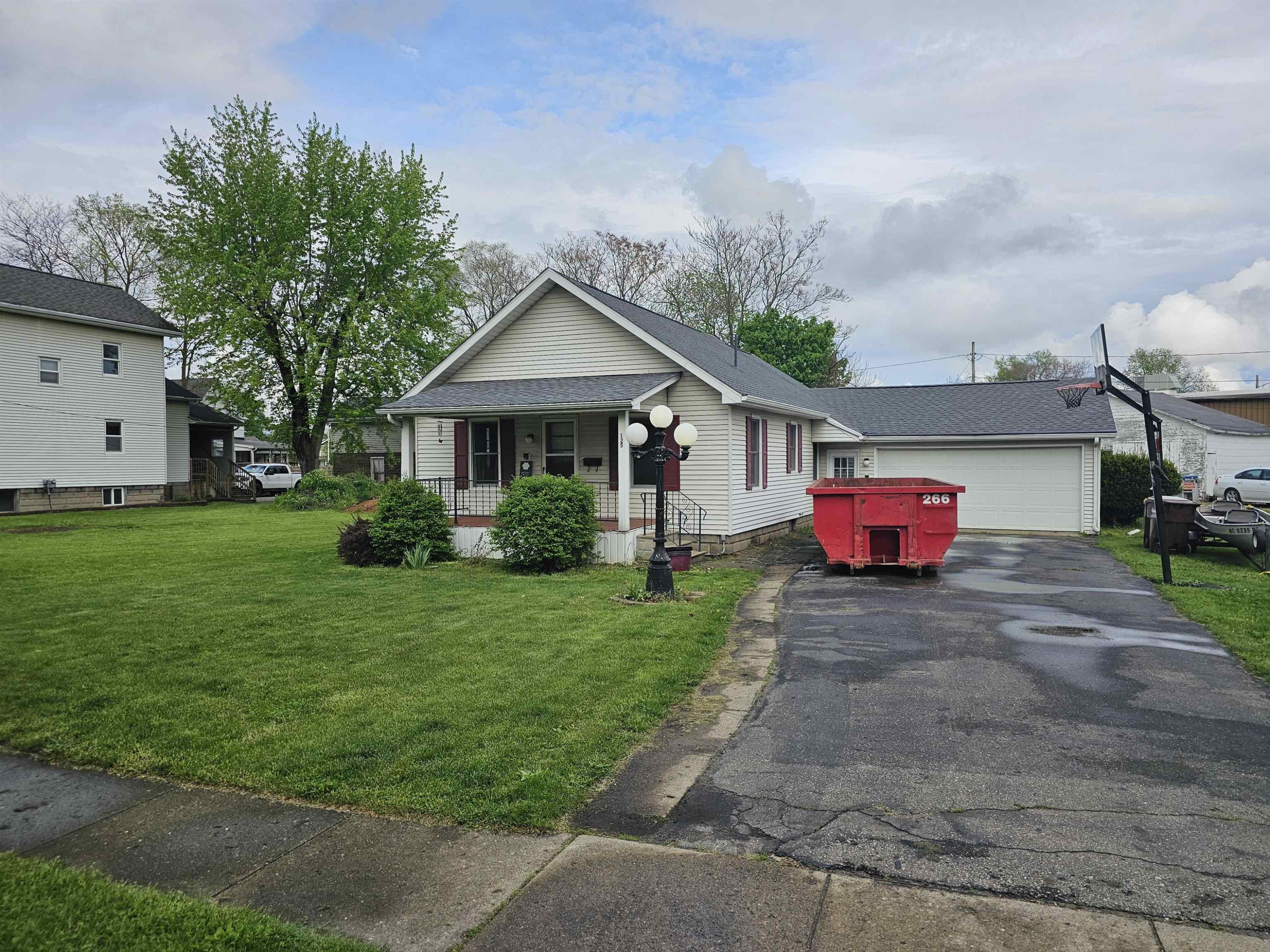 125 S Line Street, Chesaning, MI 48616 — Photo 2