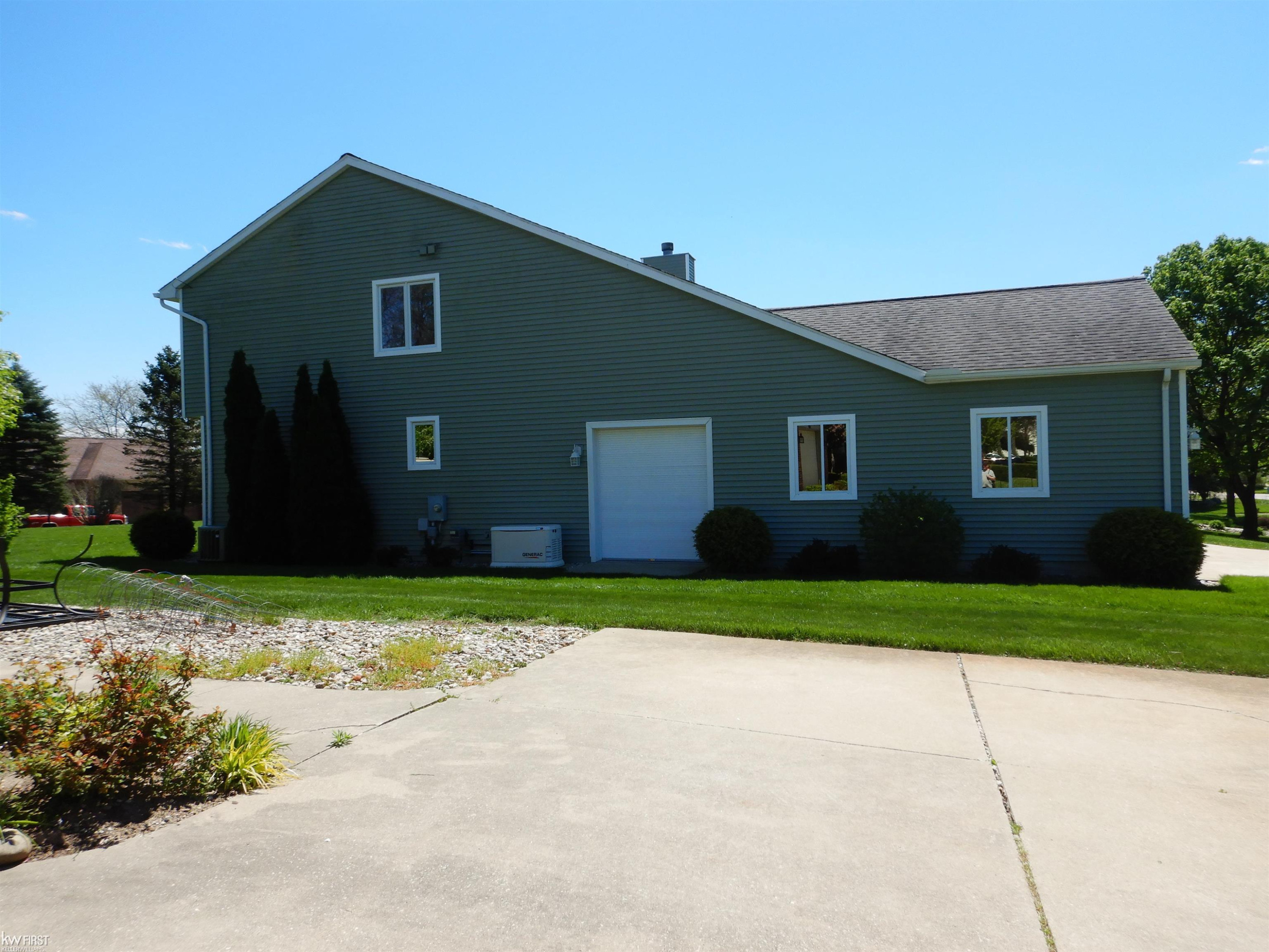 16085 Silver Bend Drive, Linden, MI 48451 — Photo 57