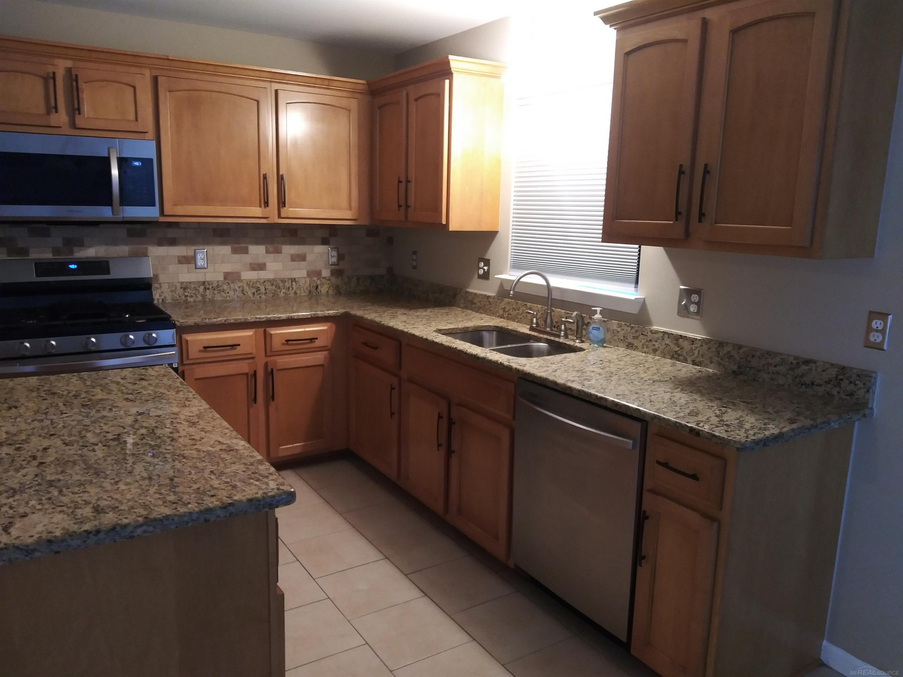 45394 Torch Lake Drive, Macomb, MI 48044 — Photo 52