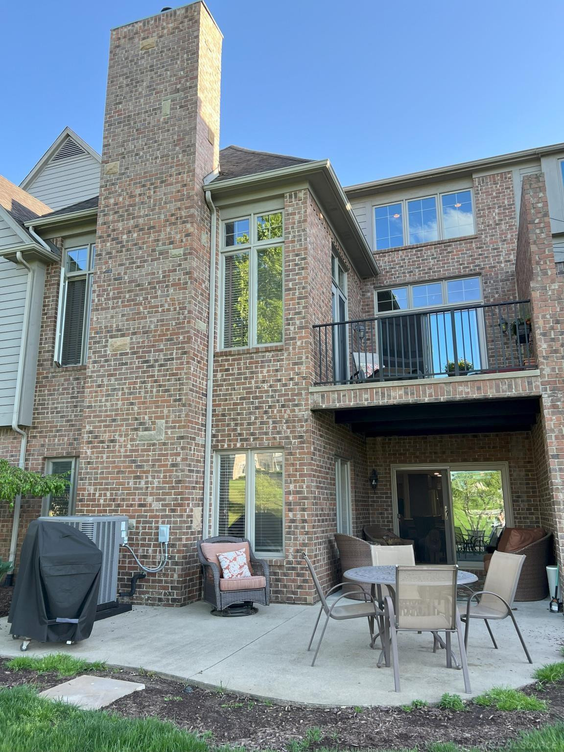 10823 Sparkling Waters, South Lyon, MI 48178 — Photo 2