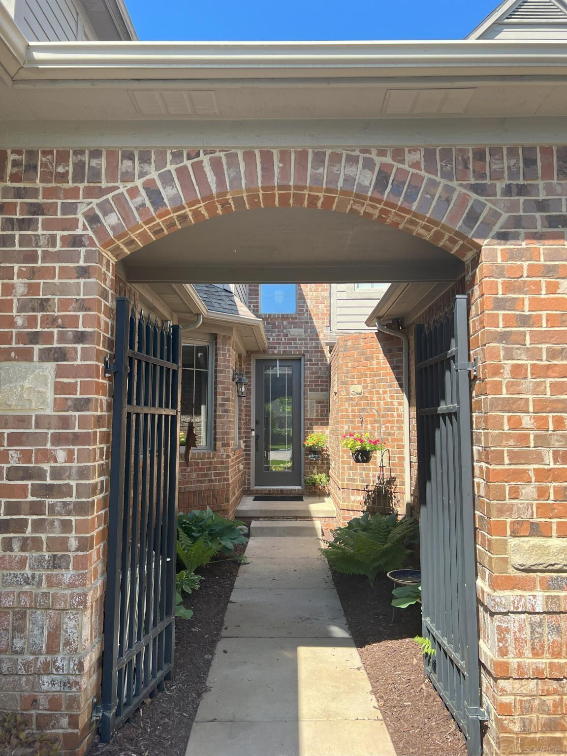 10823 Sparkling Waters, South Lyon, MI 48178 — Photo 3