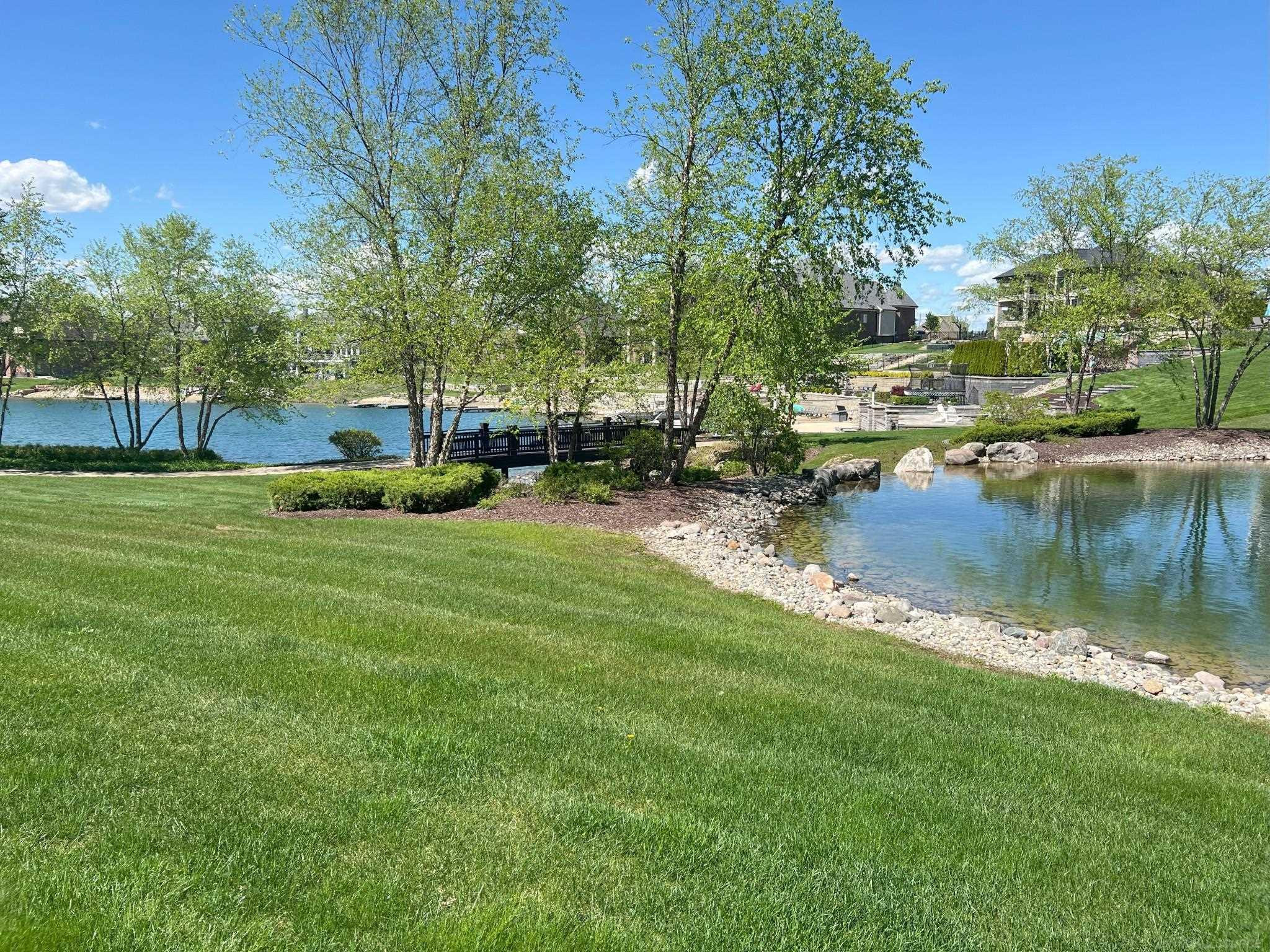 10823 Sparkling Waters, South Lyon, MI 48178 — Photo 20