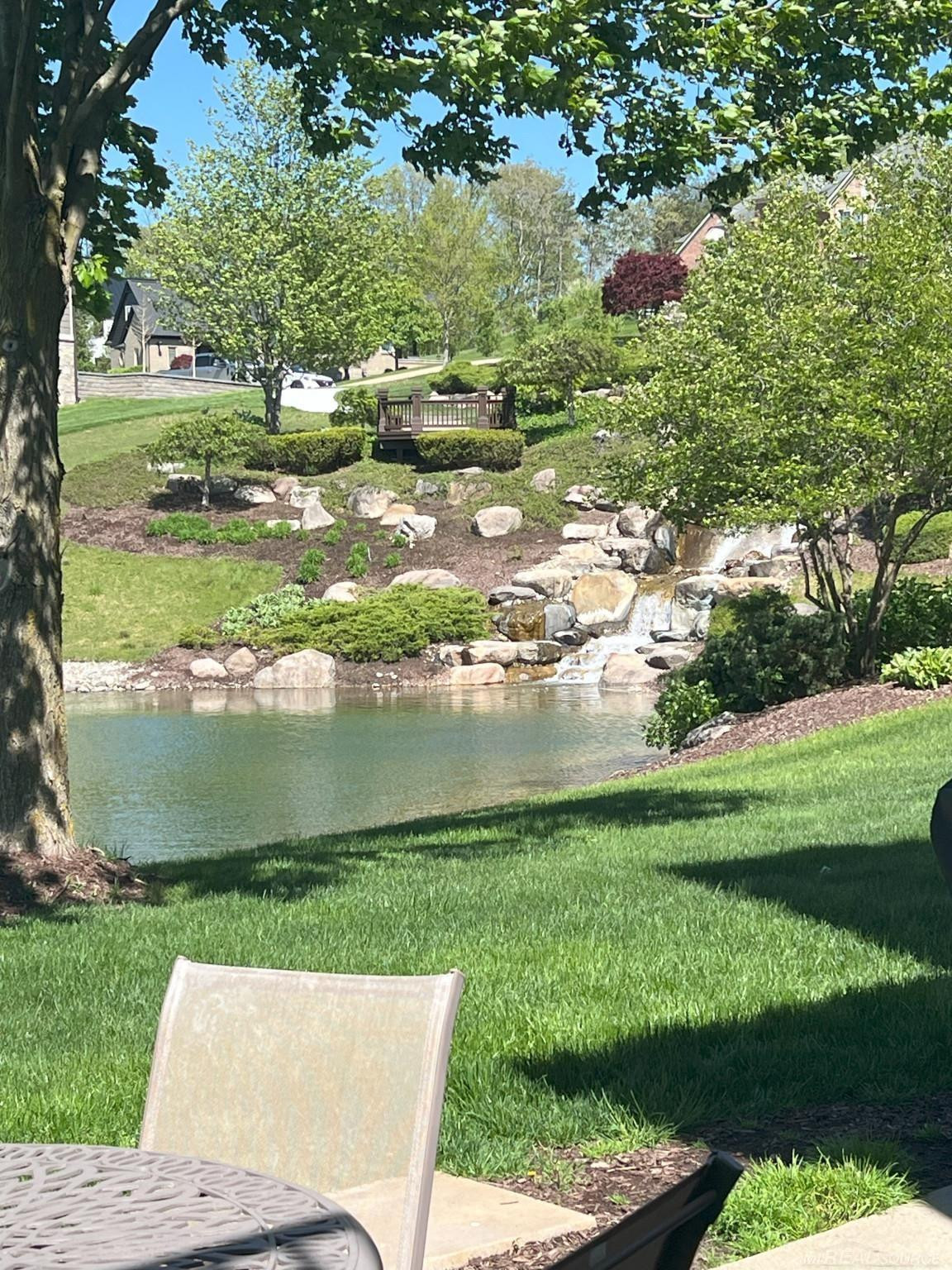10823 Sparkling Waters, South Lyon, MI 48178 — Photo 23
