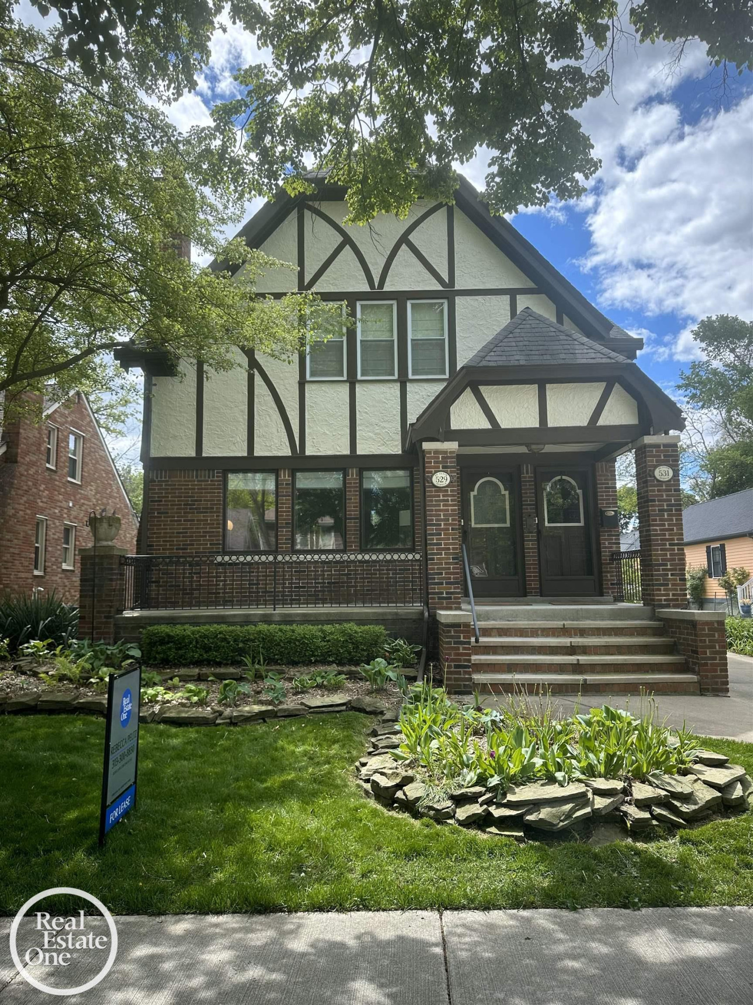 529 St Clair, Grosse Pointe, MI 48230 — front exterior