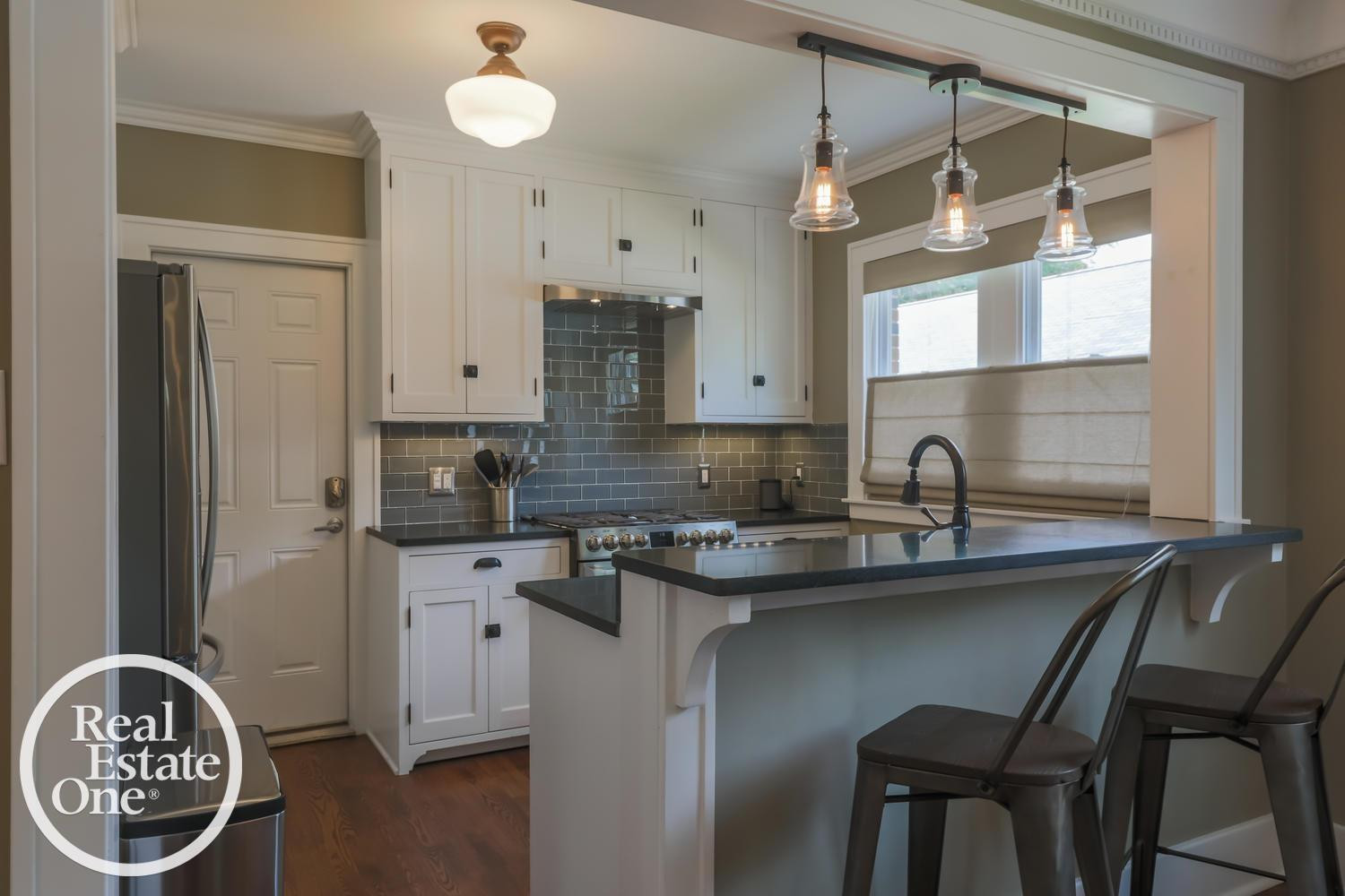 529 St Clair, Grosse Pointe, MI 48230 — Photo 7