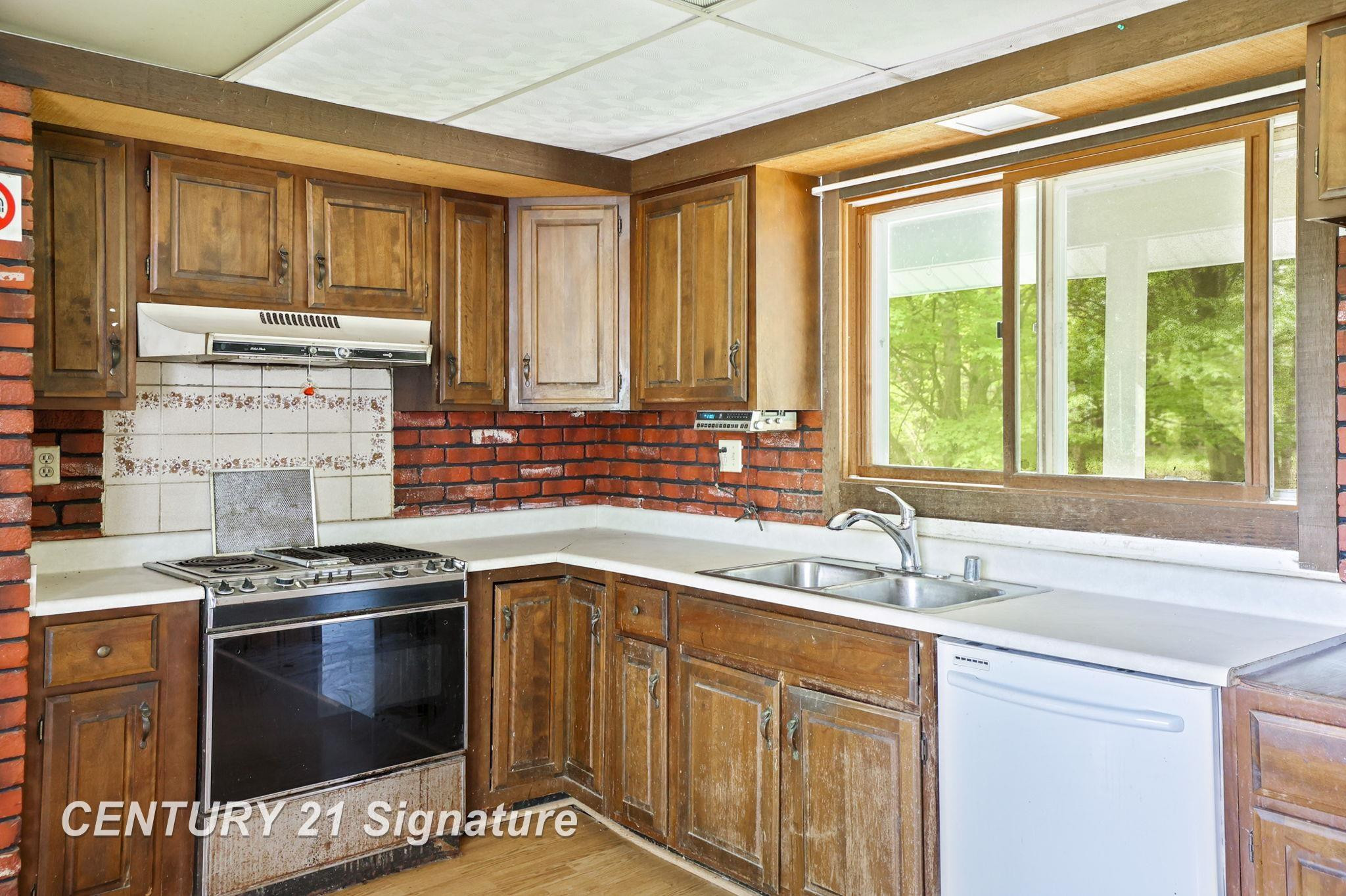 12092 Spencer Road, Saginaw, MI 48609 — Photo 18