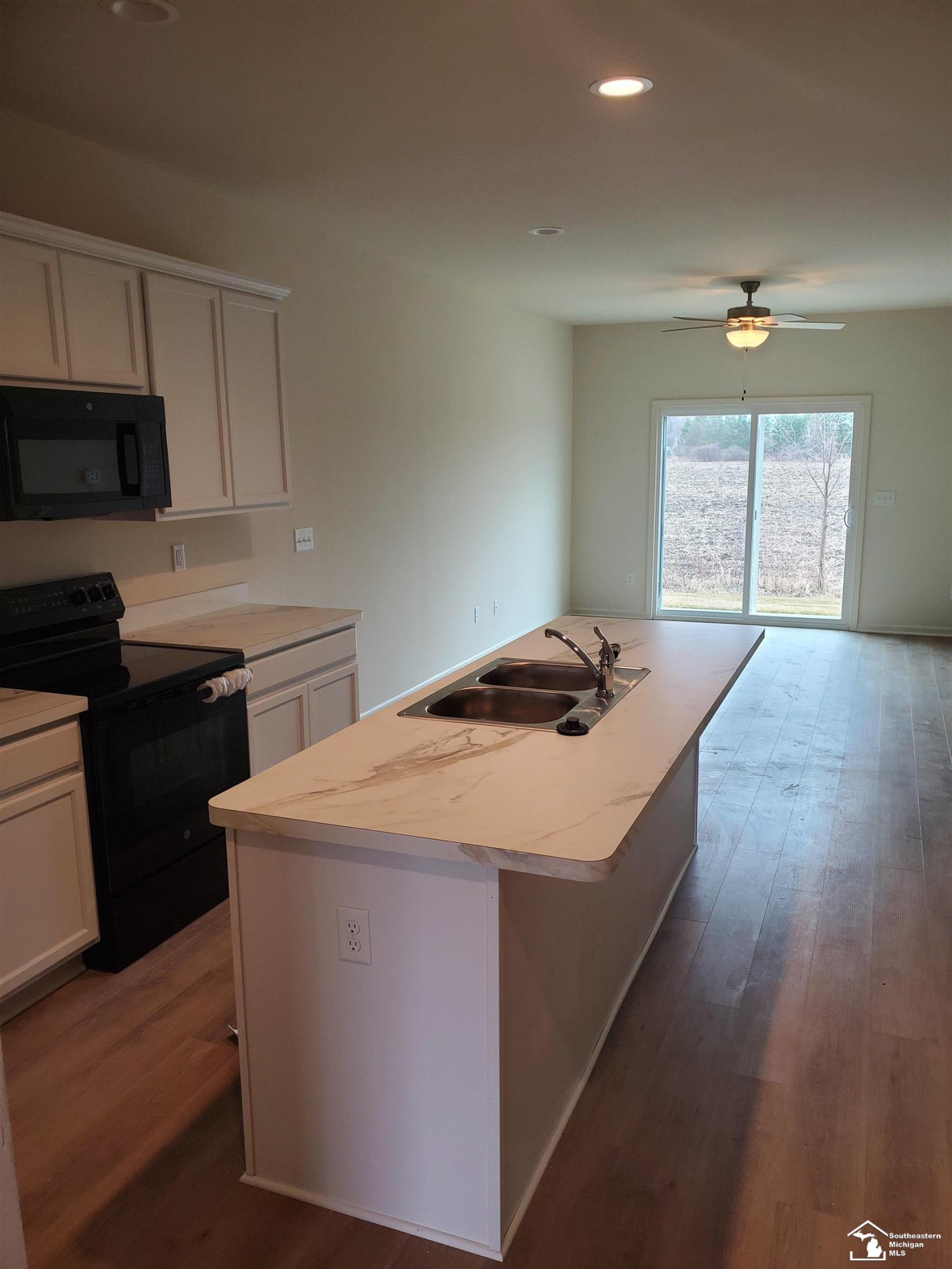 833 Plum Village, Unit 44, Monroe, MI 48161 — Photo 4