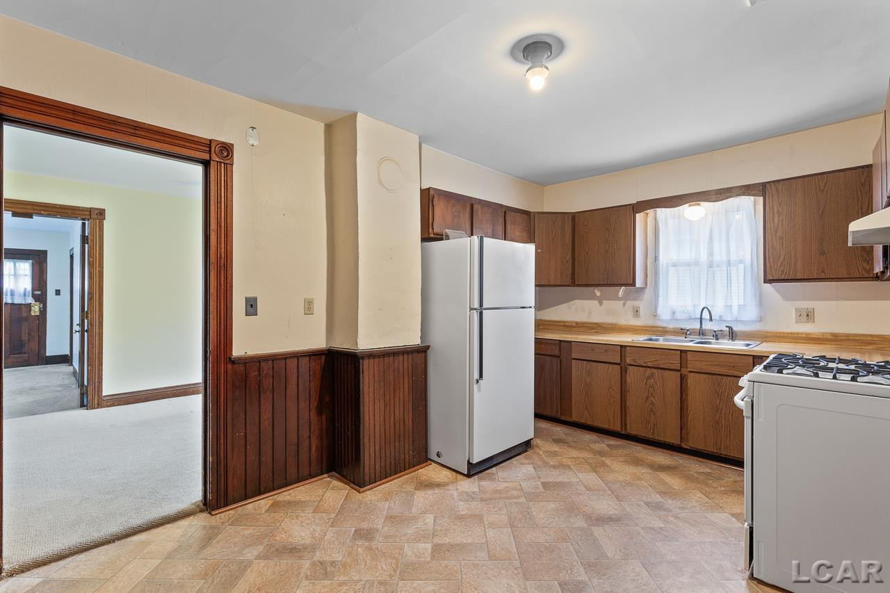 808 Chestnut Street, Adrian, MI 49221 — Photo 7