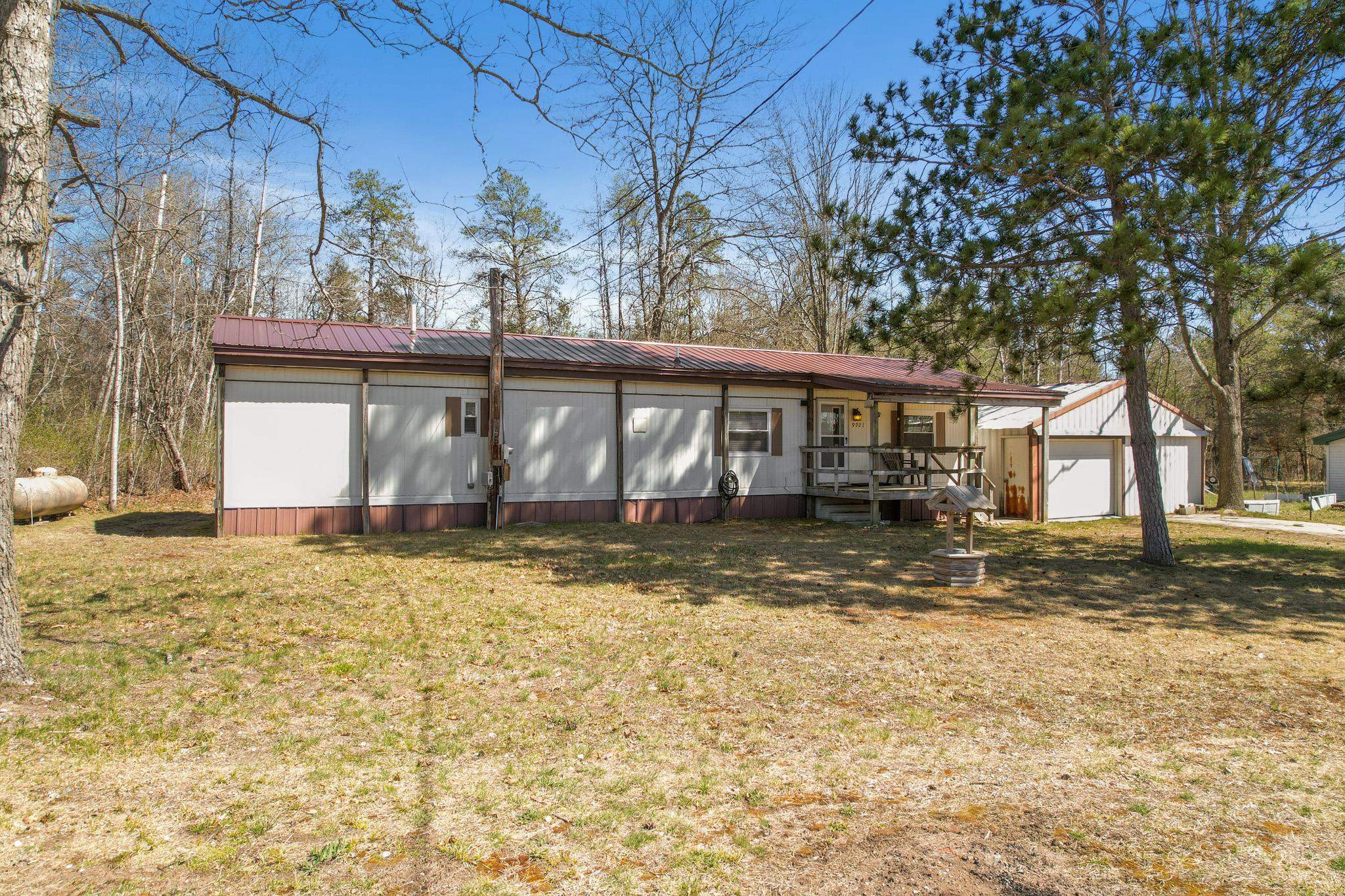 9921 S Oak Road, Roscommon, MI 48653