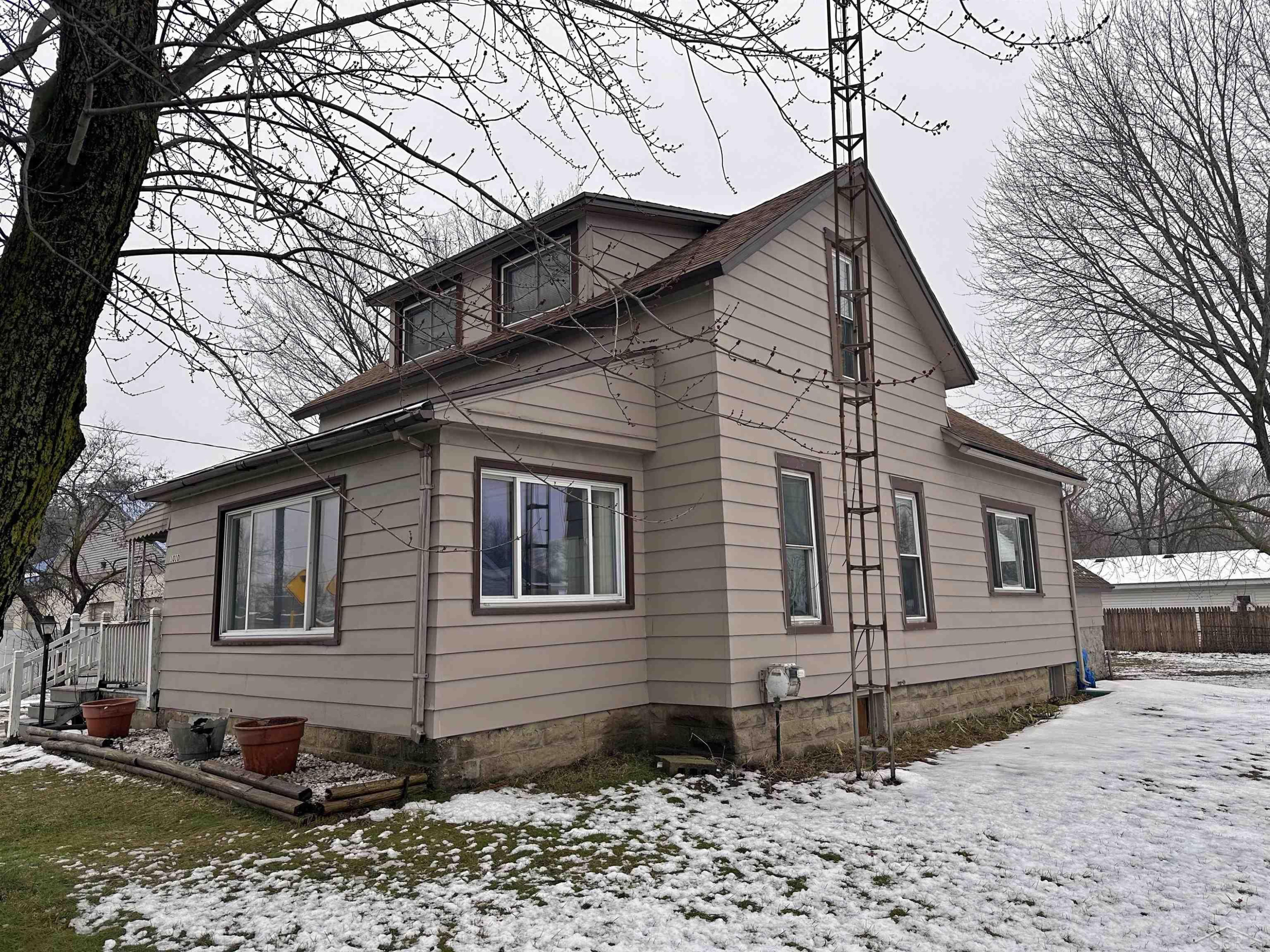 1010 W Broad Street, Chesaning, MI 48616 — Photo 4