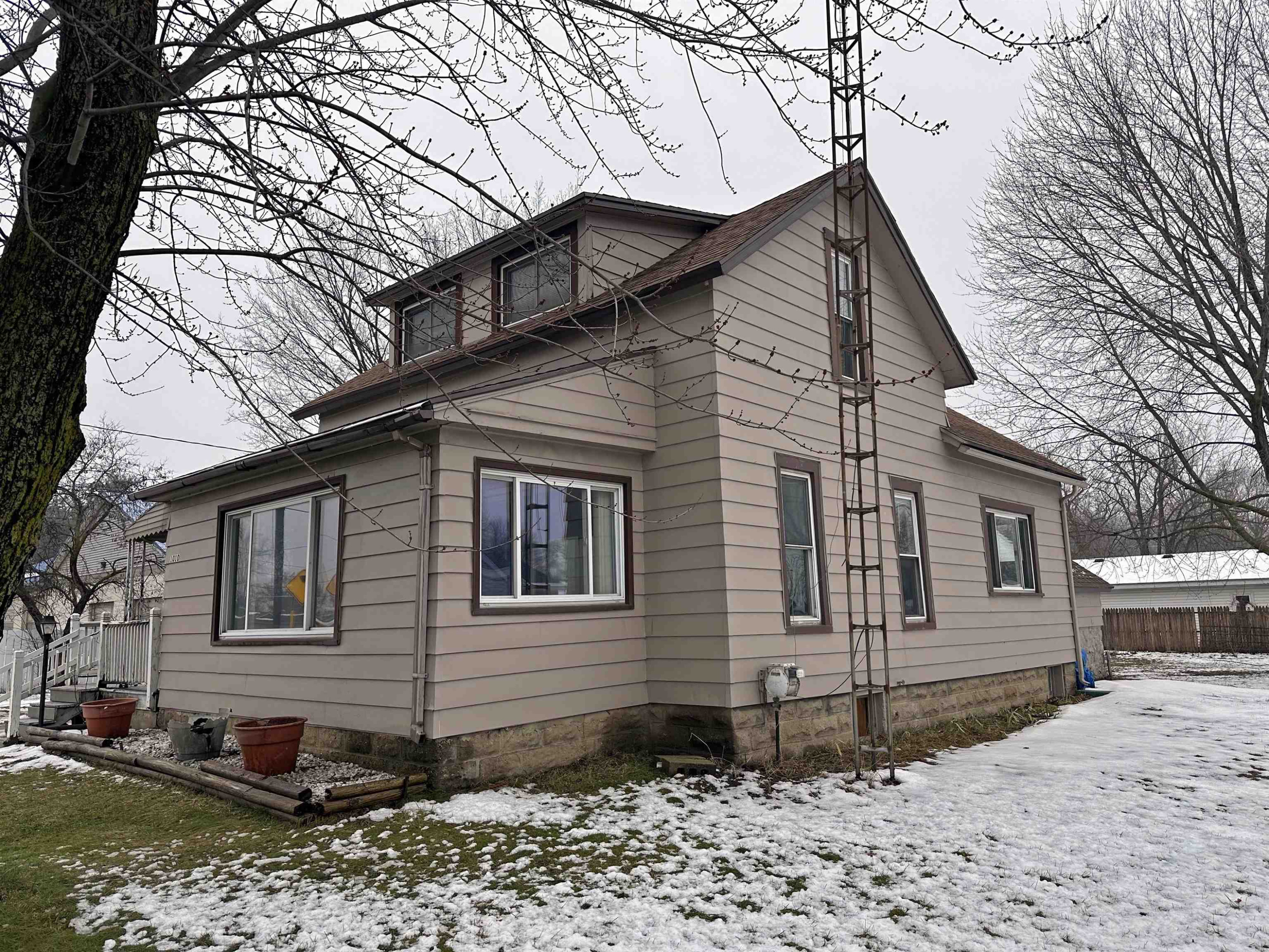 1010 W Broad, Chesaning, MI 48616 — Photo 4