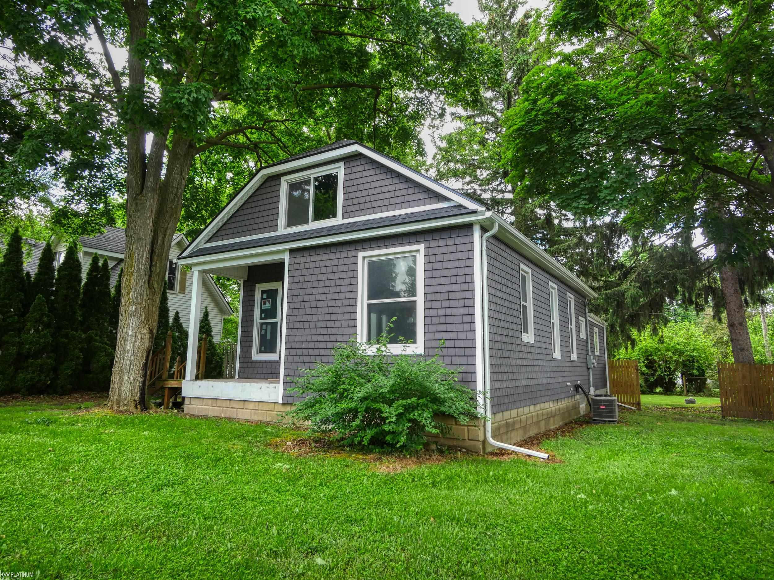 23154 Torrey, MI — front exterior