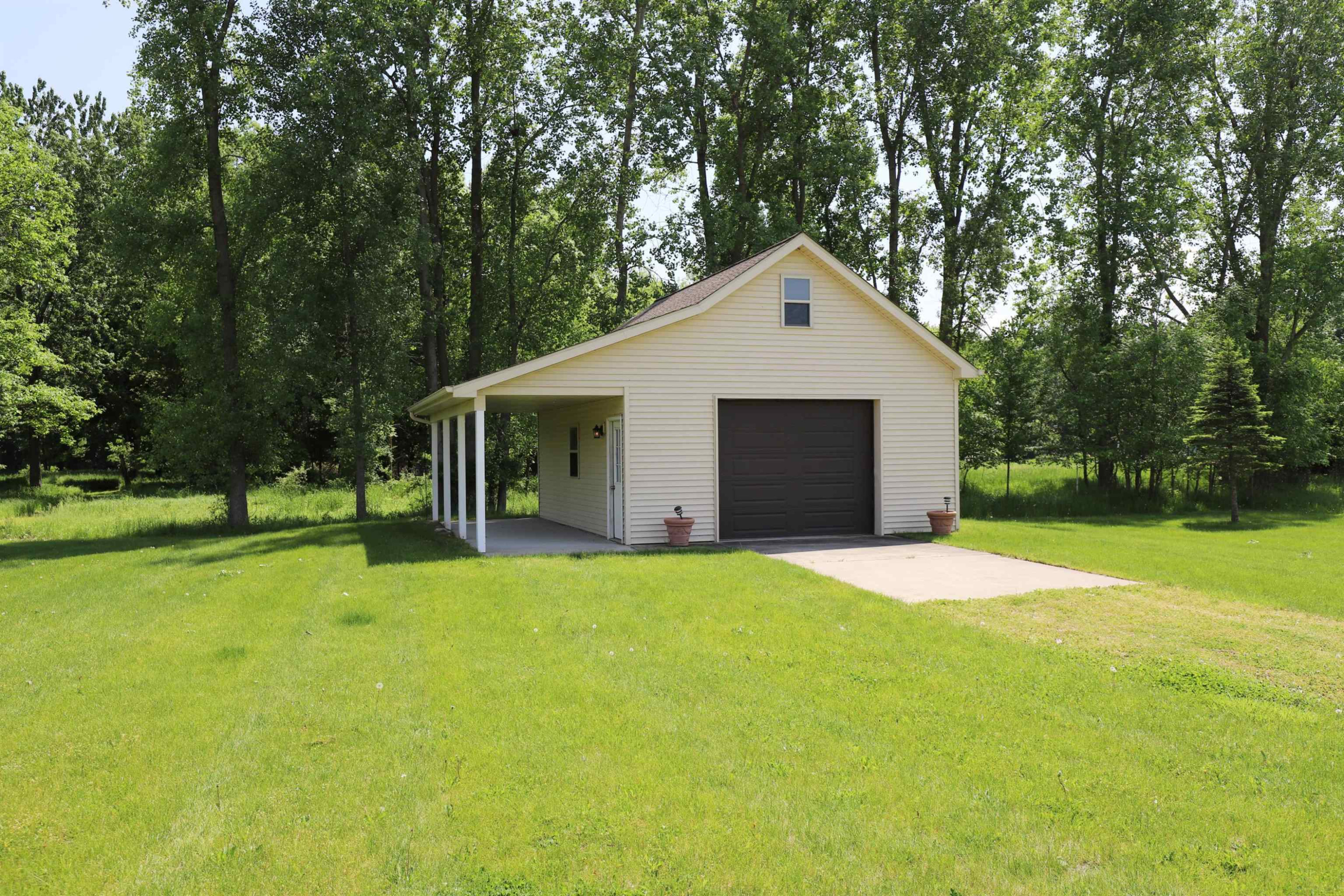 612 Walnut, Corunna, MI 48817 — Photo 17