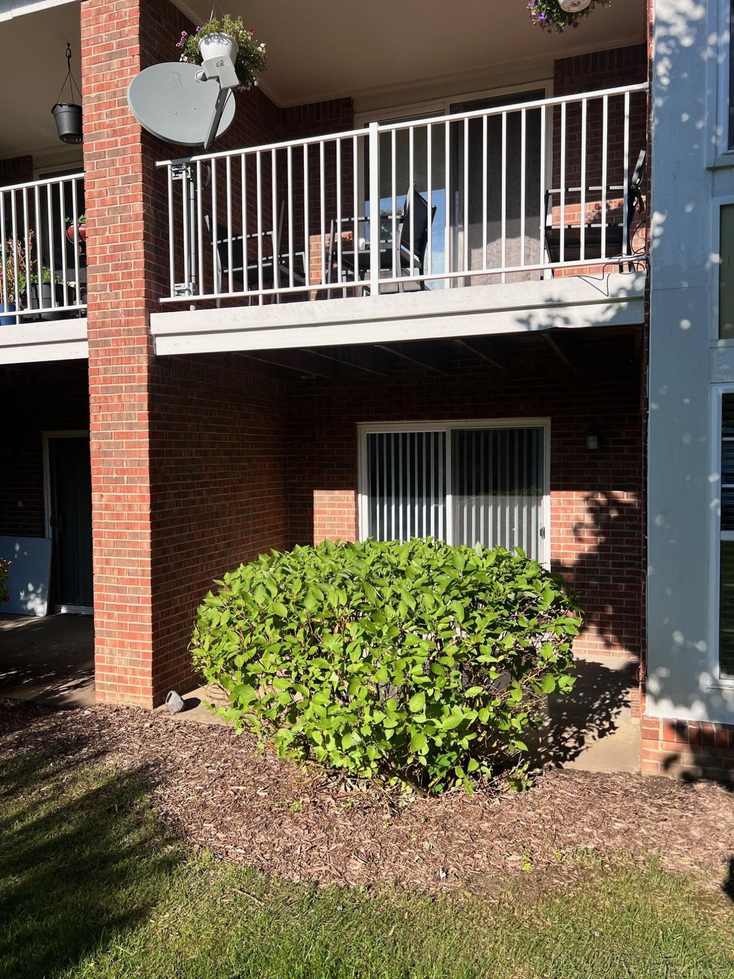 5852 Pine Aires Drive, Sterling Heights, MI 48314 — Photo 16