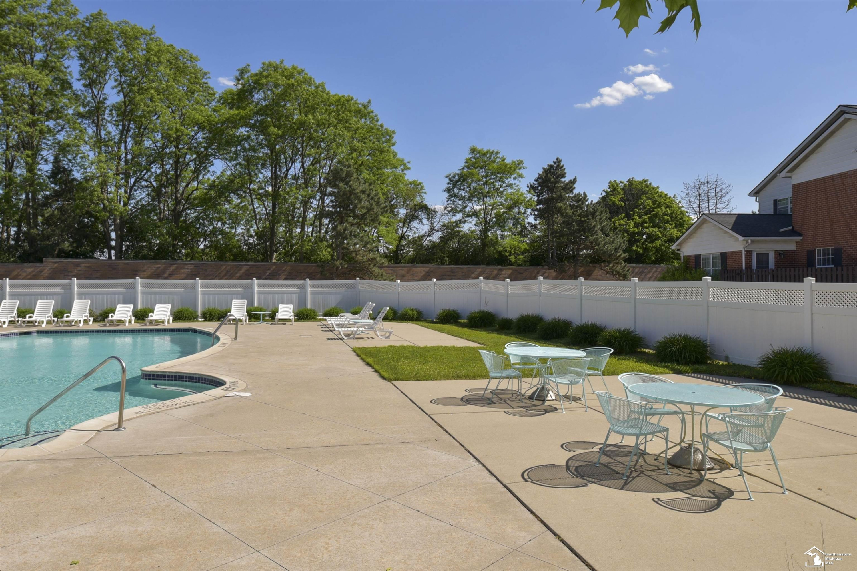 27635 W Echo, 114, Farmington Hills, MI 48334 — Photo 45
