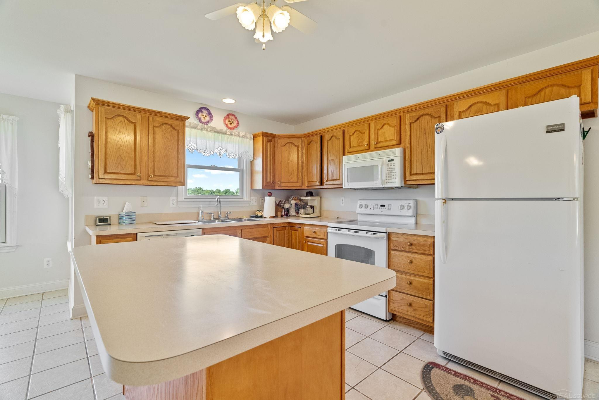 9850 Yale Road, Avoca, MI 48006 — Photo 8