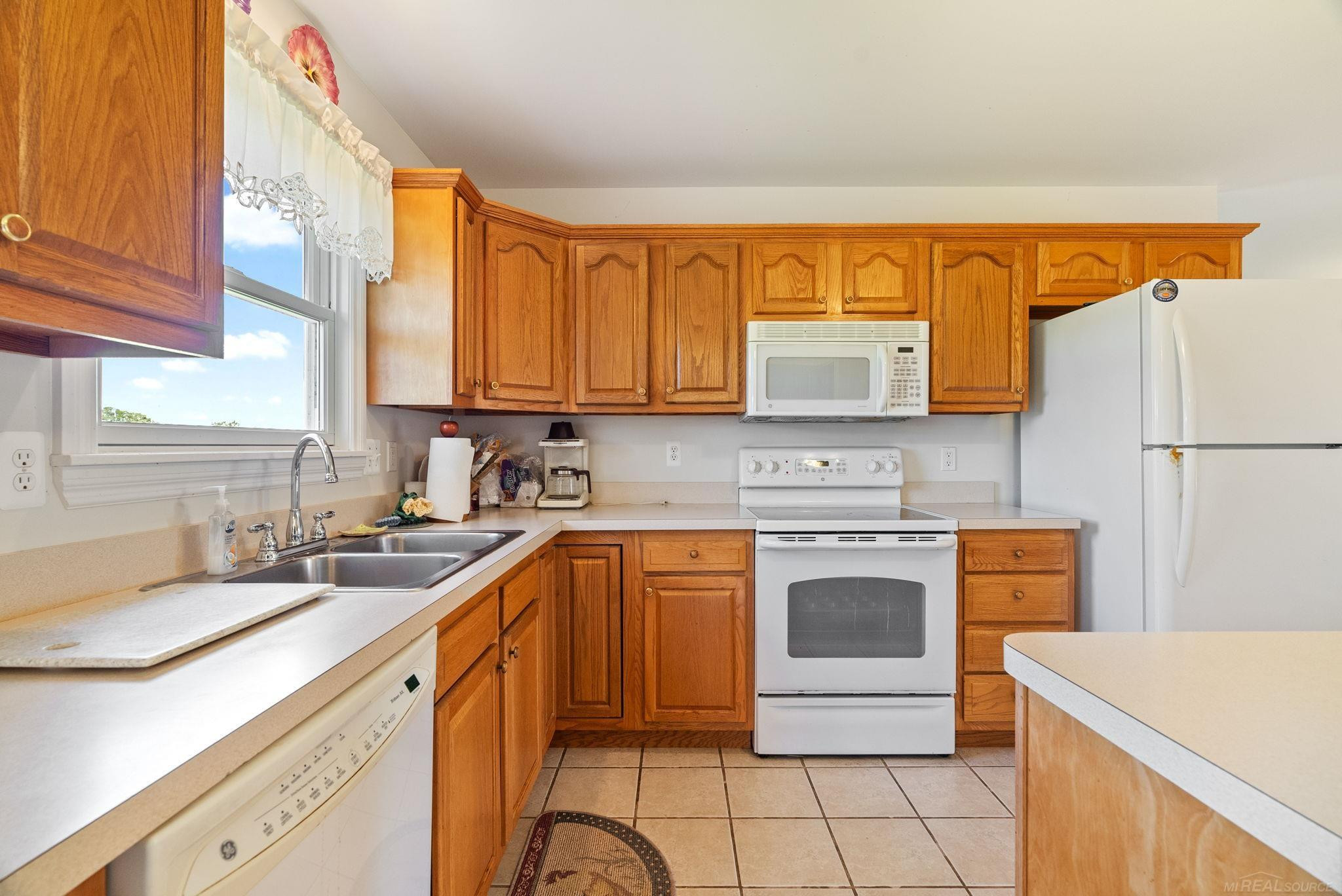 9850 Yale Road, Avoca, MI 48006 — Photo 11
