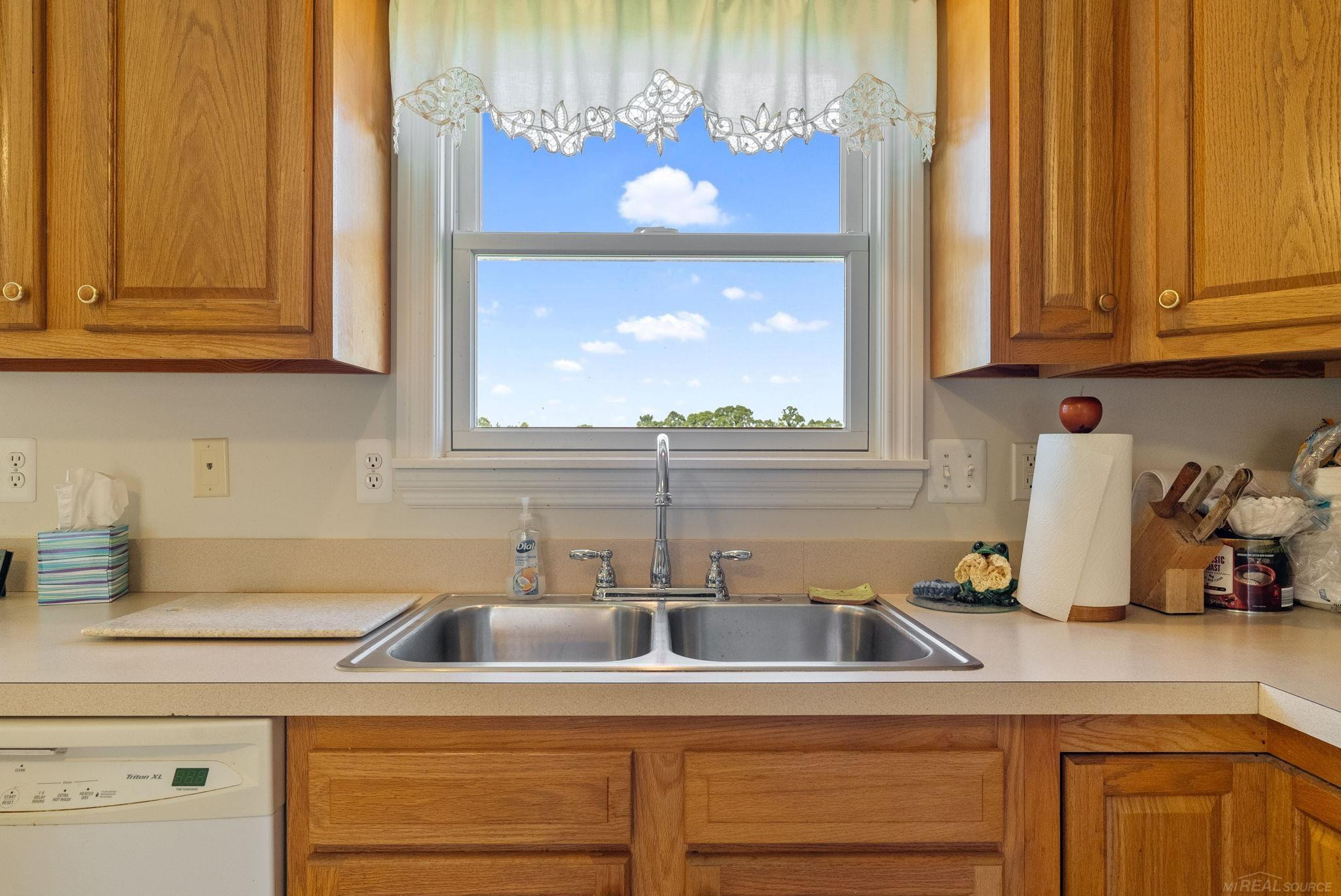 9850 Yale Road, Avoca, MI 48006 — Photo 12