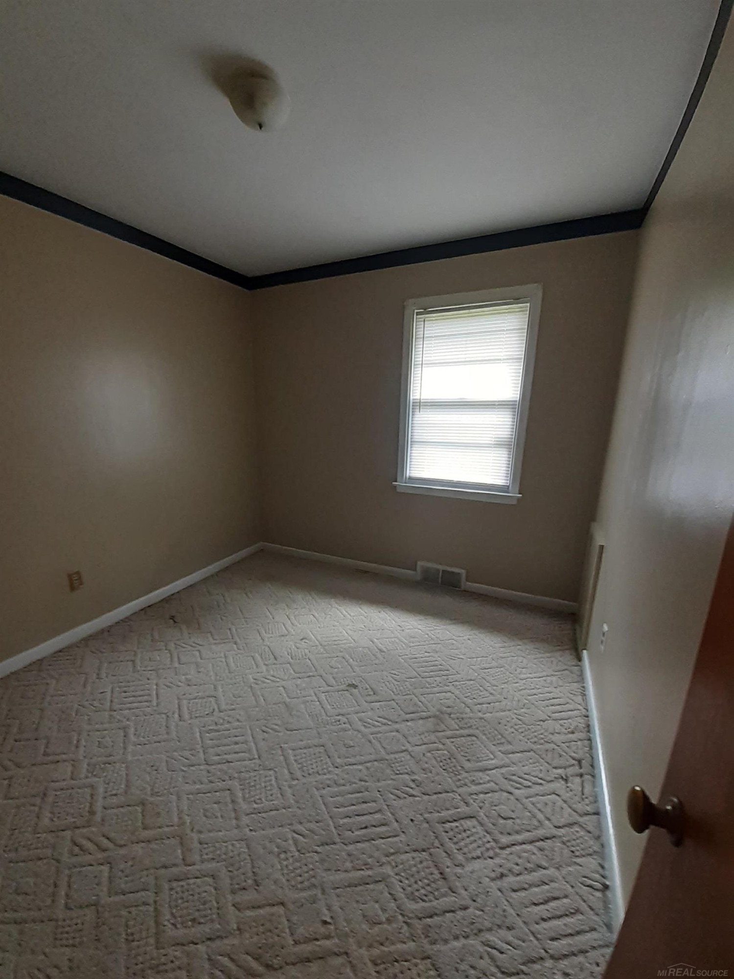 49900 Jefferson Avenue, MI 48047 — Photo 12
