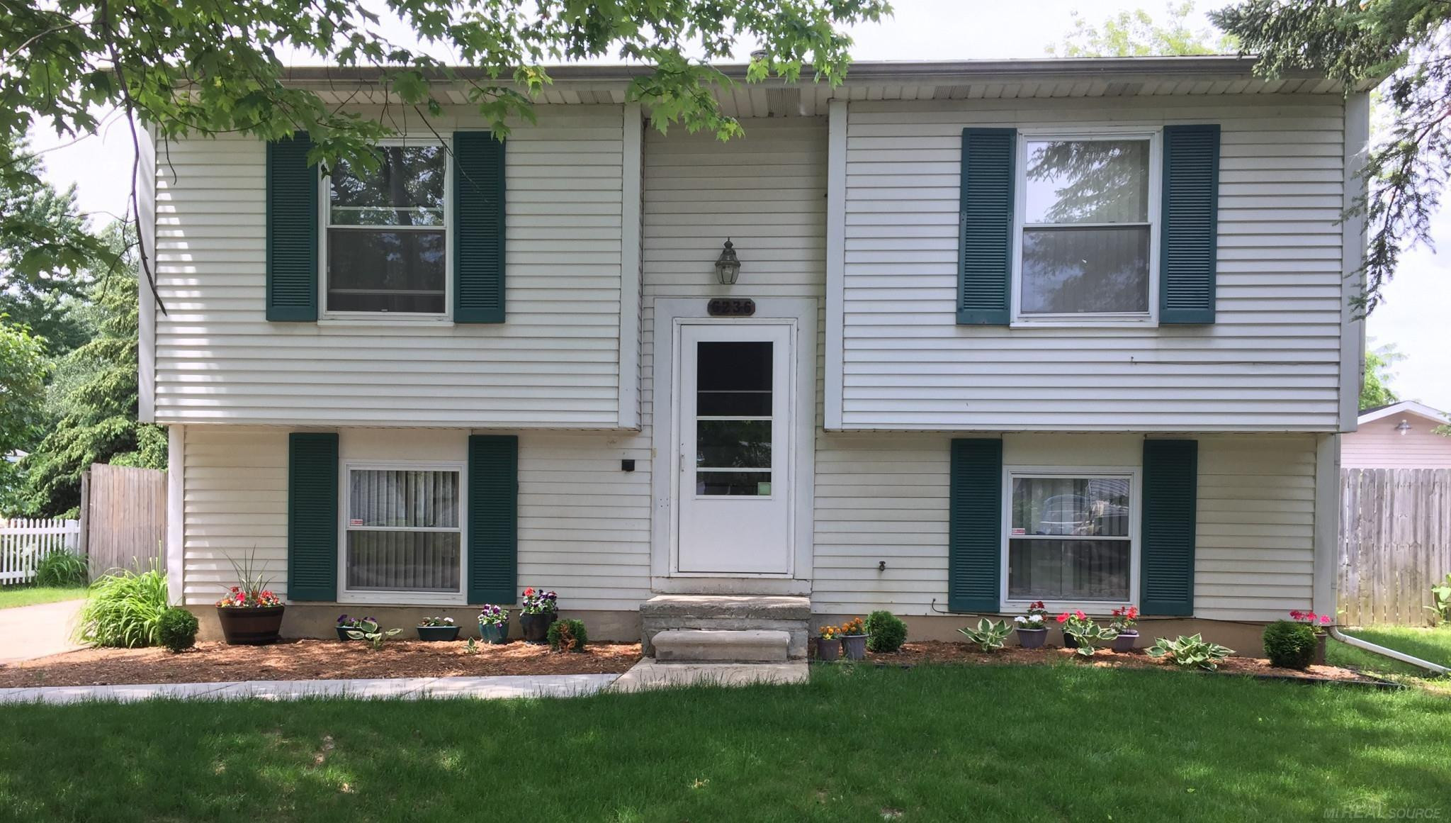 6236 S Mohawk, Ypsilanti, MI 48197 — front exterior