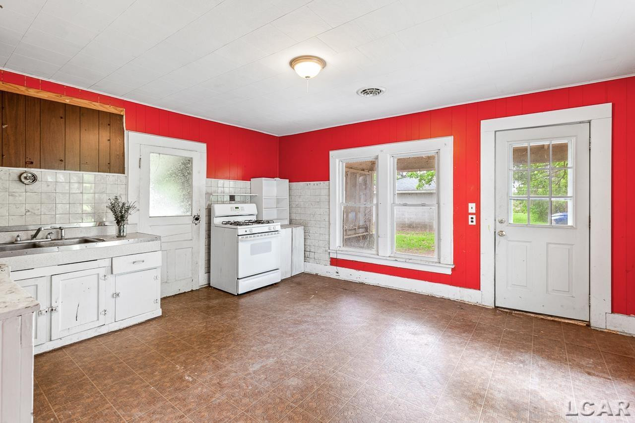 10407 Deerfield, Blissfield, MI 49228 — Photo 7