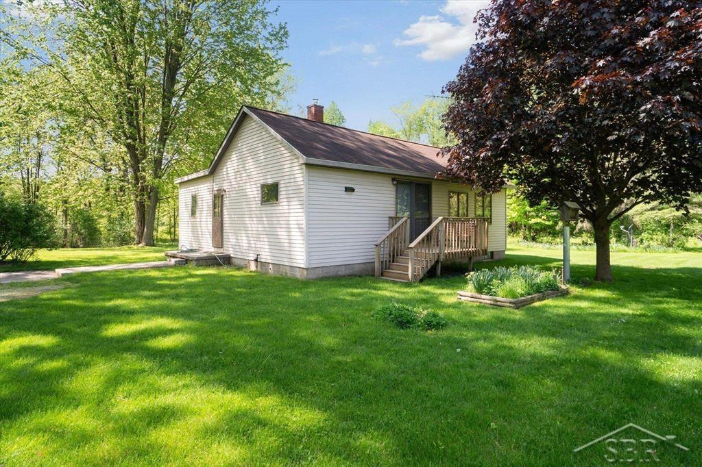 585 W Chippewa River, Midland, MI 48640 — front exterior