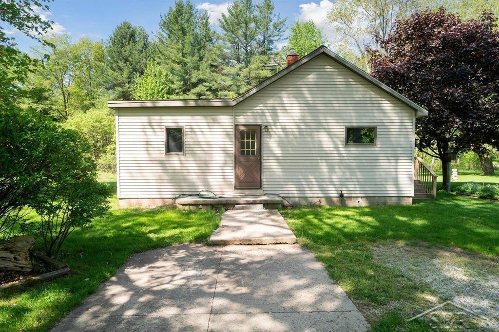 585 W Chippewa River, Midland, MI 48640 — Photo 2