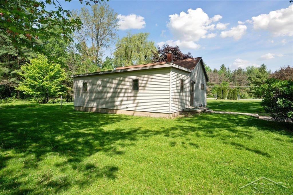 585 W Chippewa River, Midland, MI 48640 — Photo 3