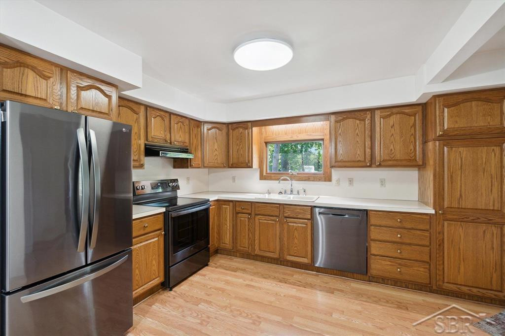 585 W Chippewa River, Midland, MI 48640 — Photo 5