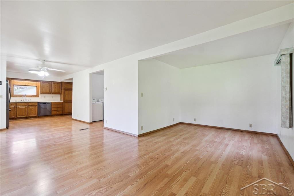 585 W Chippewa River, Midland, MI 48640 — Photo 11