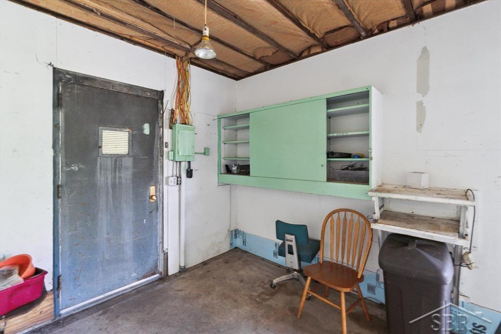585 W Chippewa River, Midland, MI 48640 — Photo 25