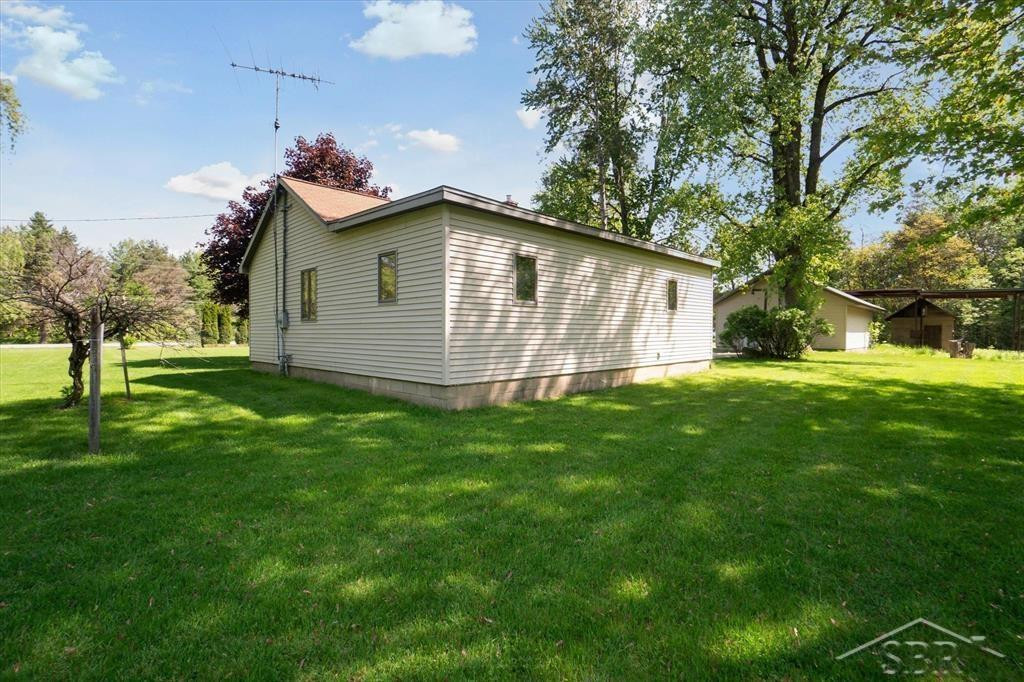 585 W Chippewa River, Midland, MI 48640 — Photo 29